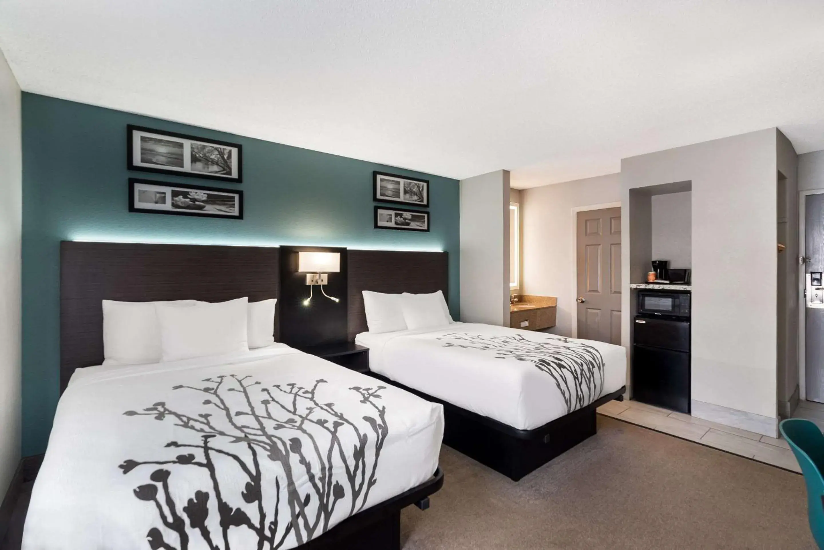 Quadruple Room - Non Smoking in Sleep Inn Spartanburg Southwest Quadruple Room - Non Smoking in Sleep Inn Spartanburg Southwest