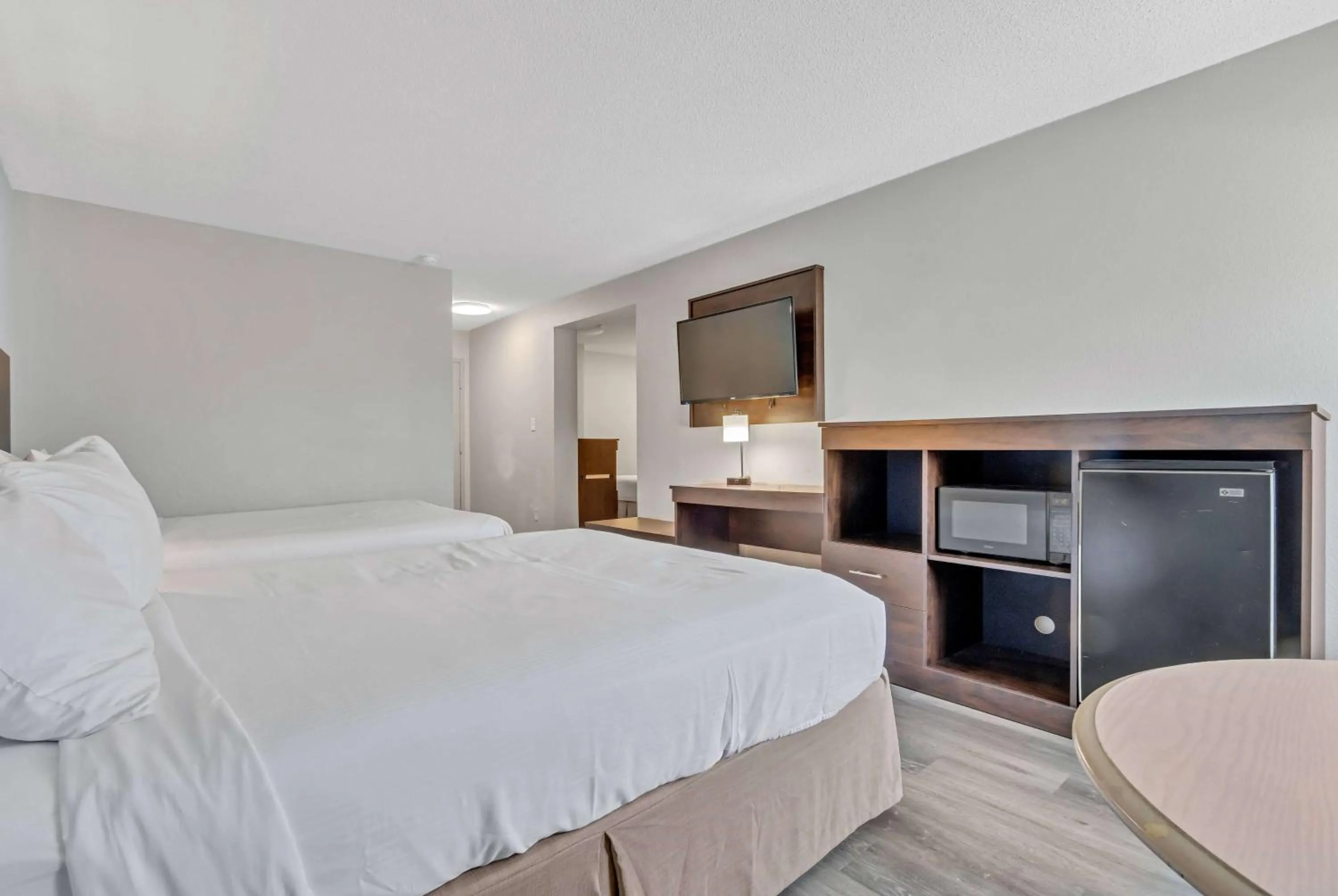 Photo of the whole room, Bed in Baymont by Wyndham North Myrtle Beach