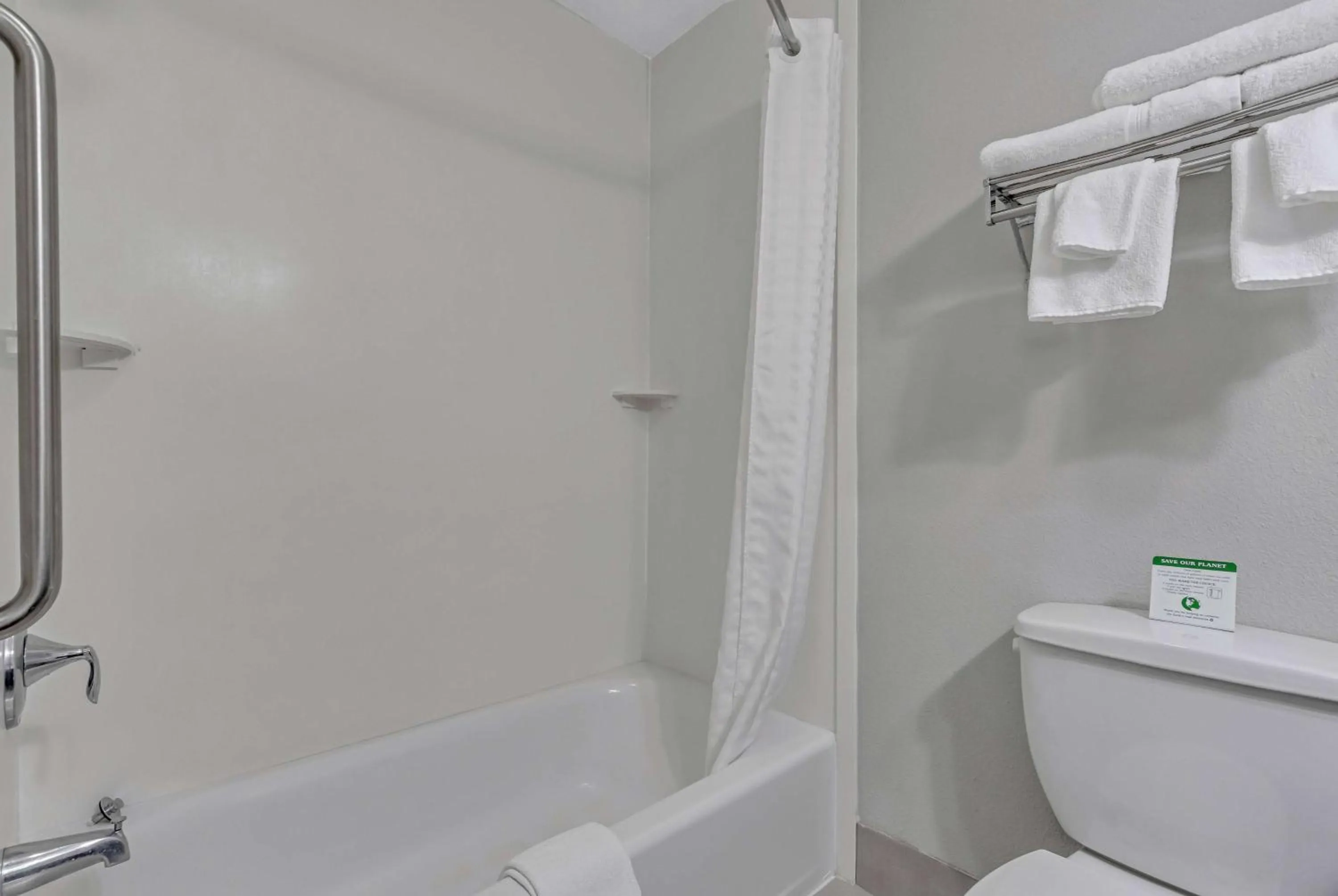 TV and multimedia in Baymont by Wyndham North Myrtle Beach