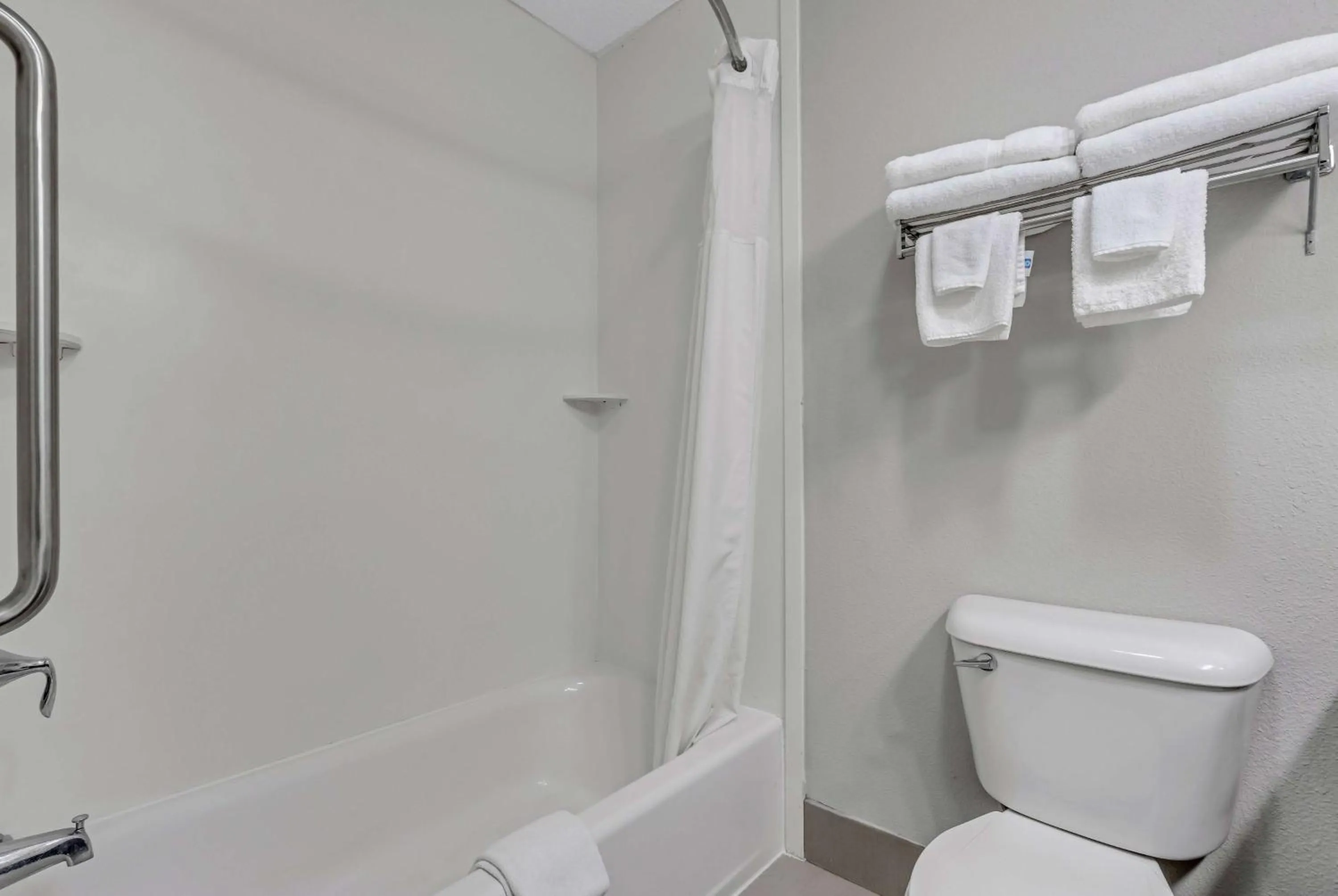 TV and multimedia in Baymont by Wyndham North Myrtle Beach