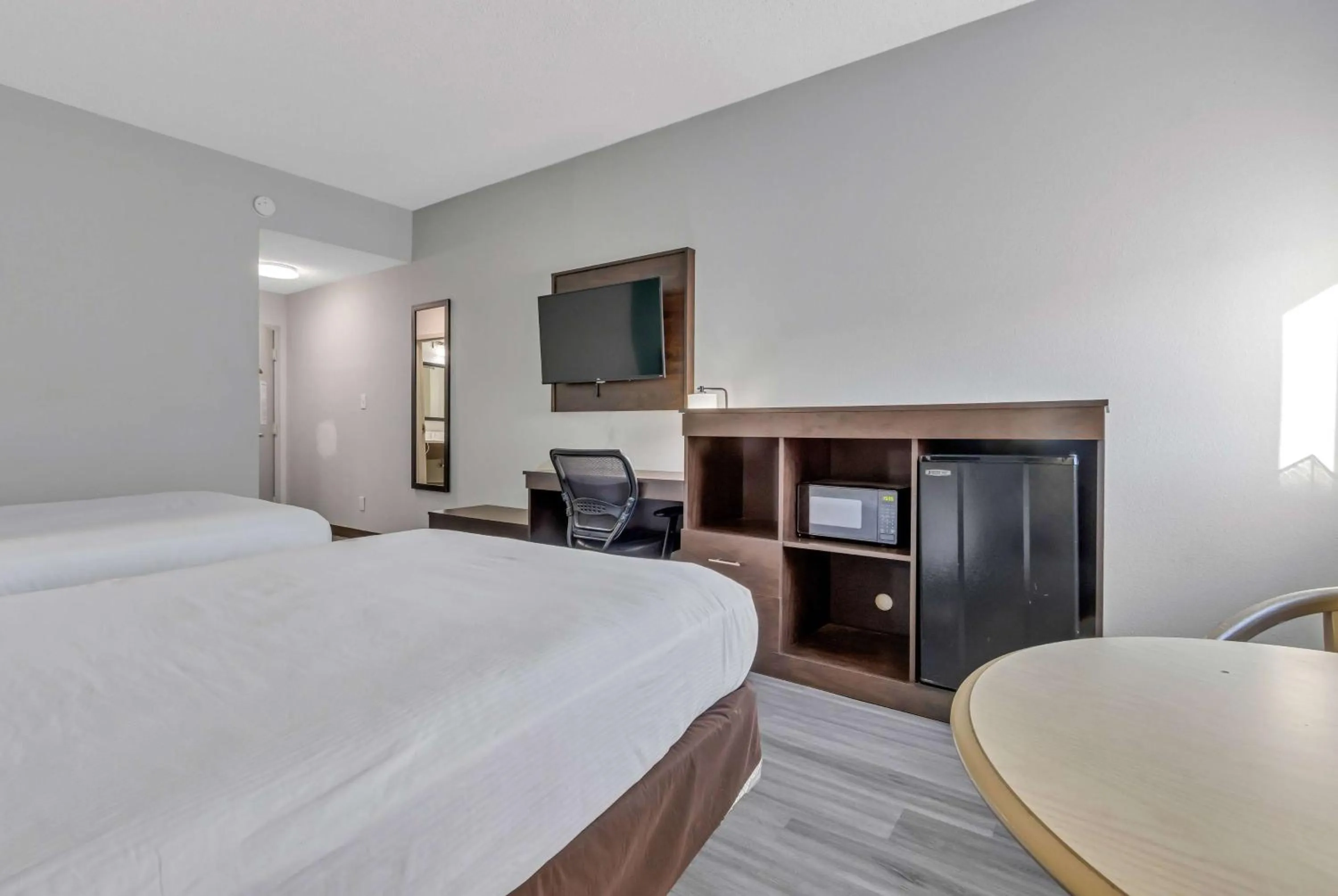 Photo of the whole room, Bed in Baymont by Wyndham North Myrtle Beach