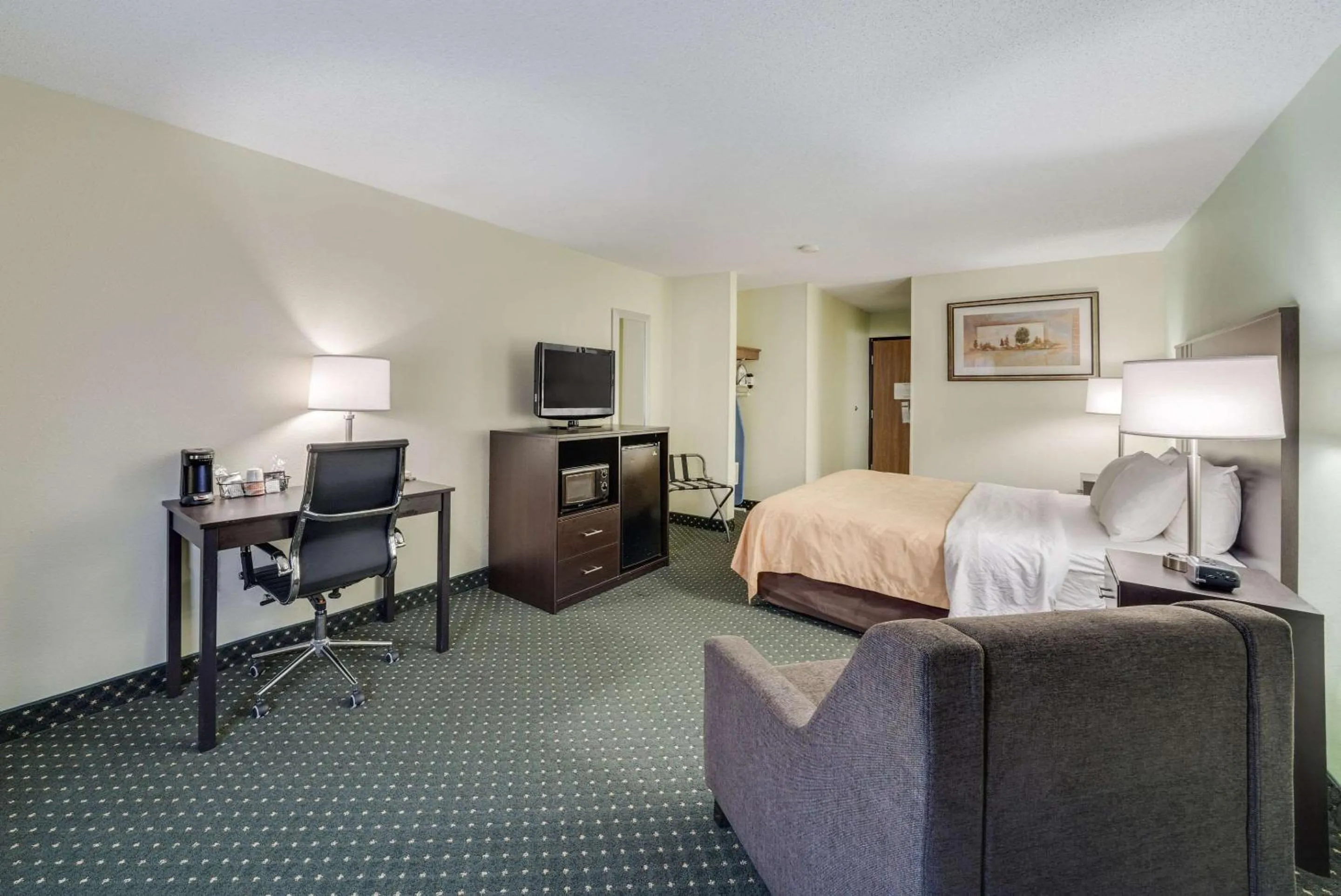 Bedroom, Bed in Quality Inn & Suites Sioux Falls South