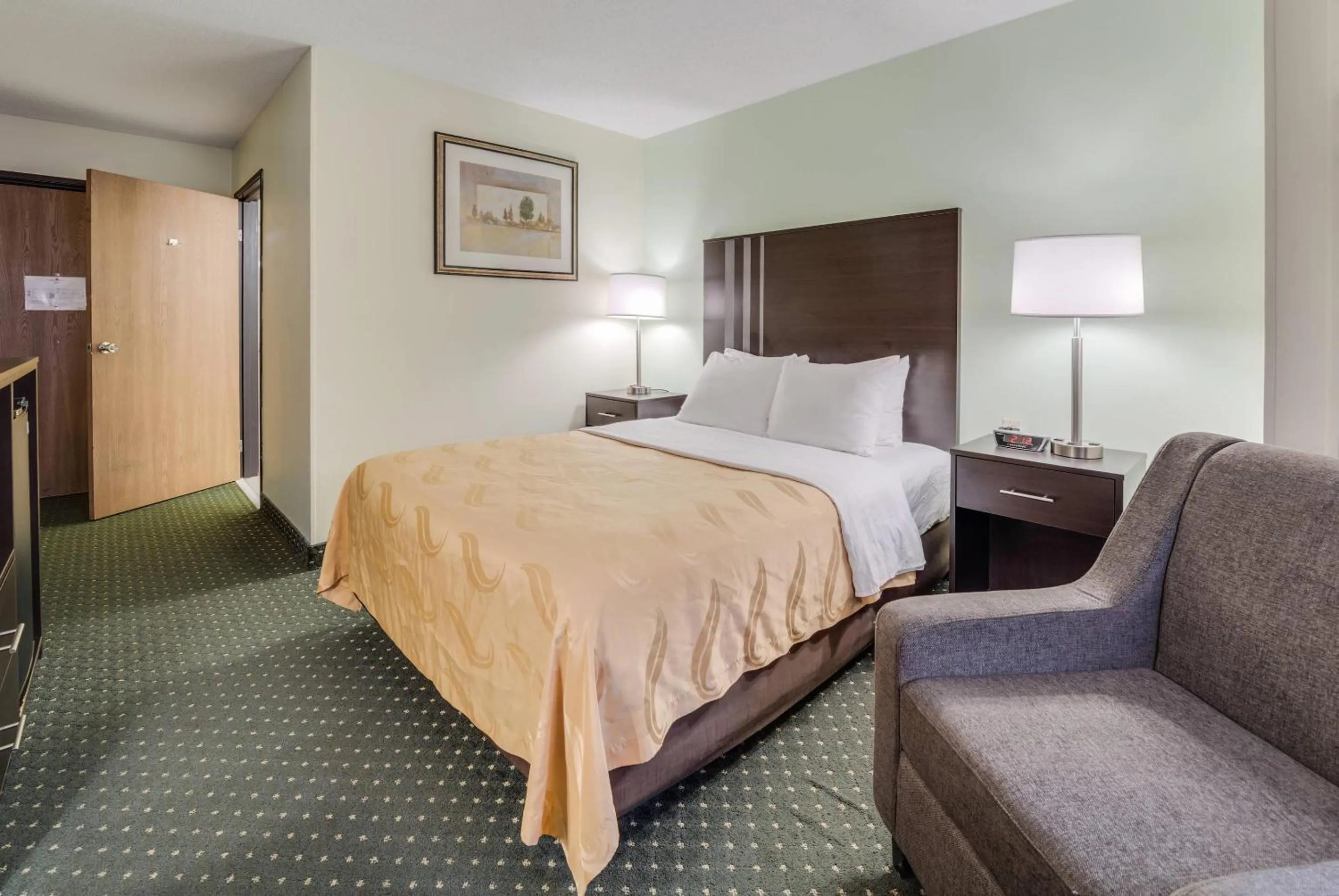 Bedroom, Bed in Quality Inn & Suites Sioux Falls South