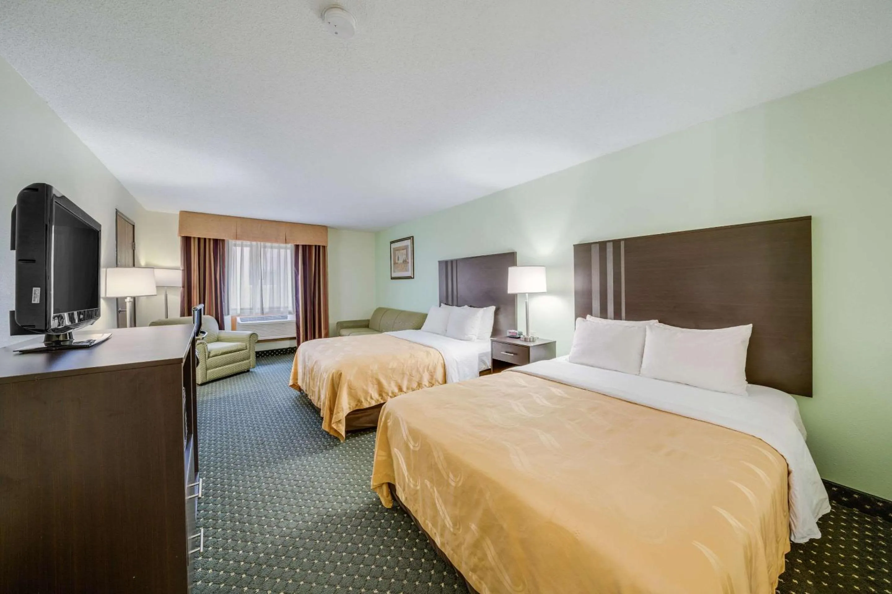 Bedroom, Bed in Quality Inn & Suites Sioux Falls South
