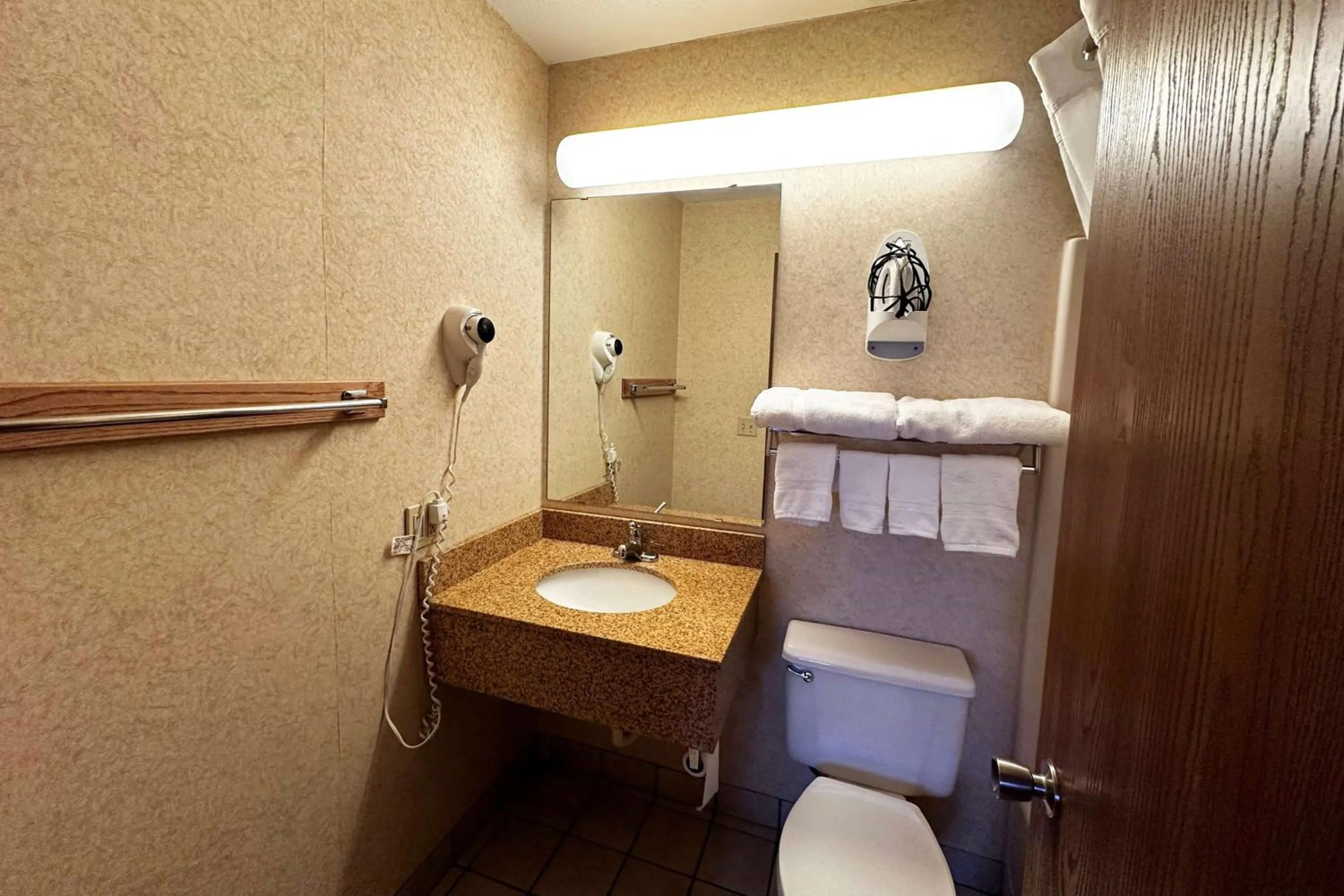 TV and multimedia, Bathroom in Quality Inn & Suites I-90