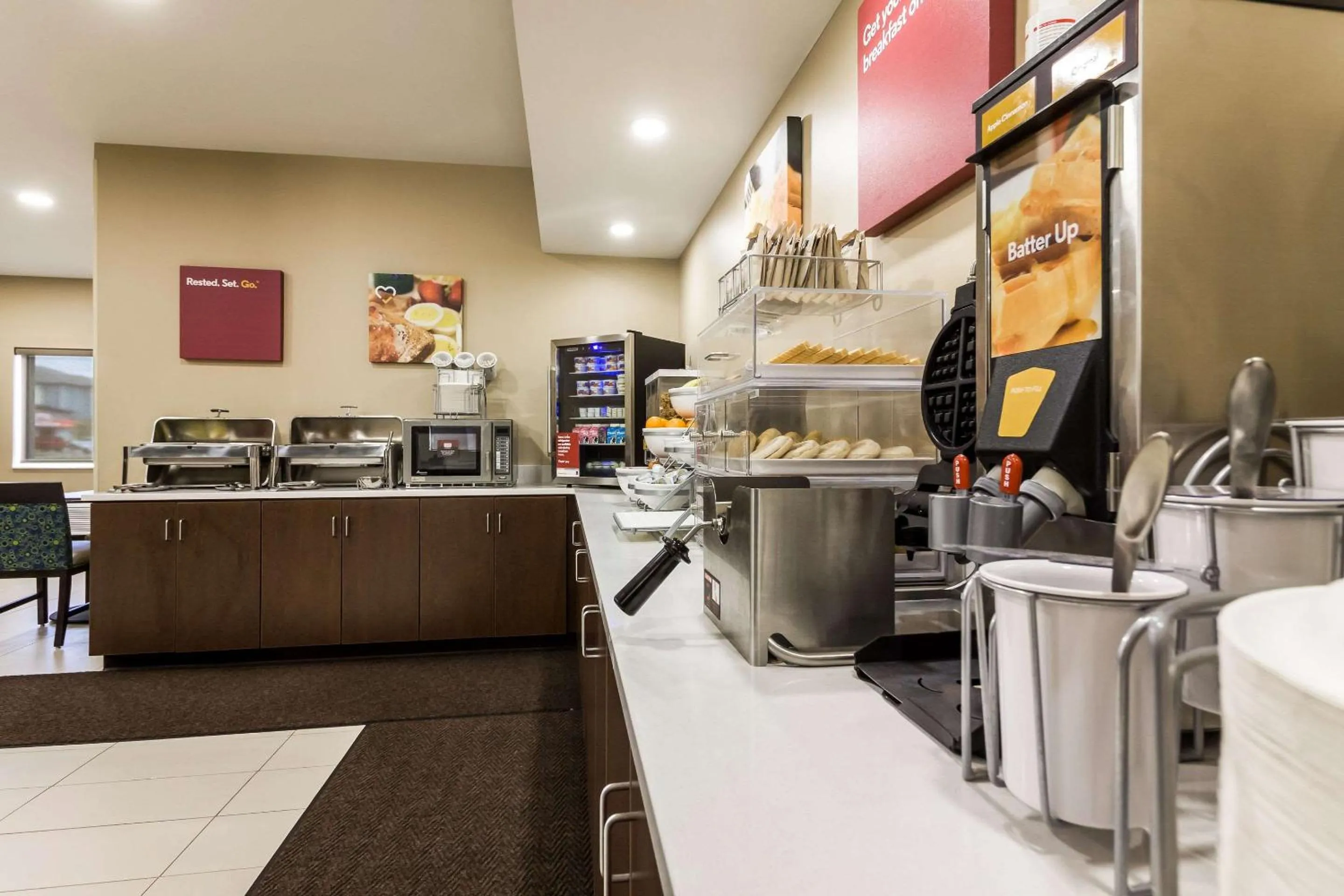 Restaurant/places to eat in Comfort Suites Sioux Falls Mall District