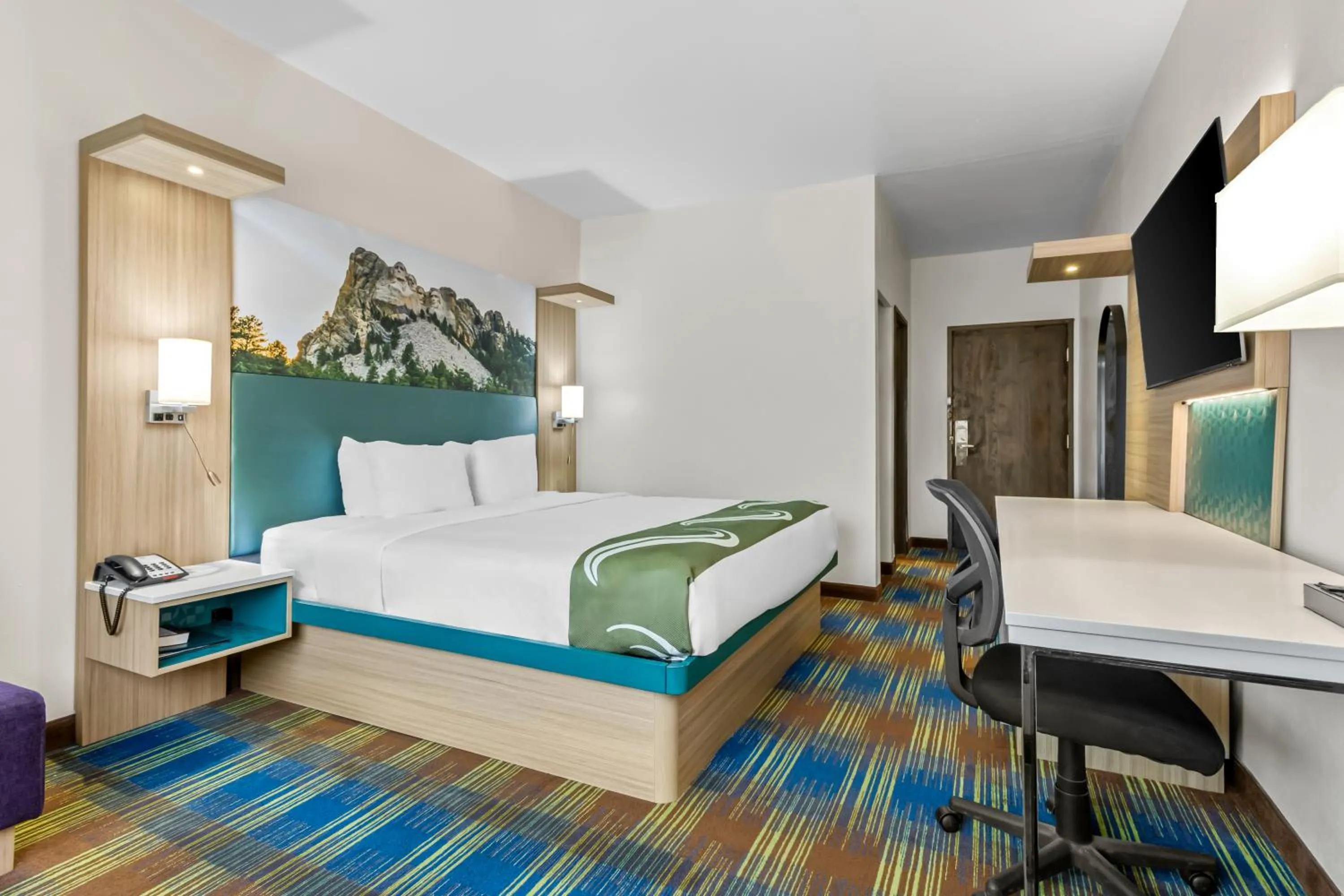 Photo of the whole room, Bed in Quality Inn Brookings-University