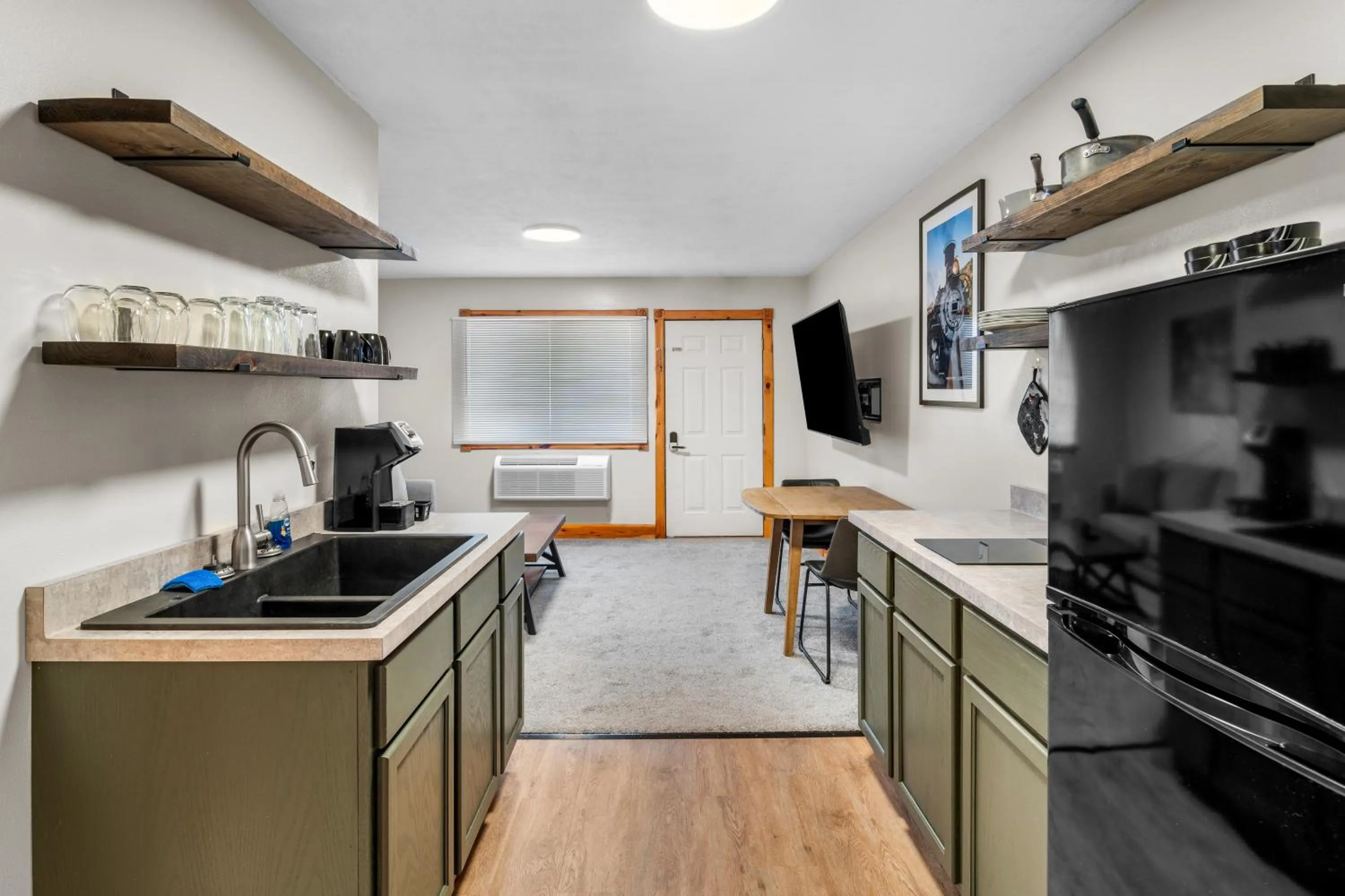 Kitchen or kitchenette in EverSpring Inn & Suites