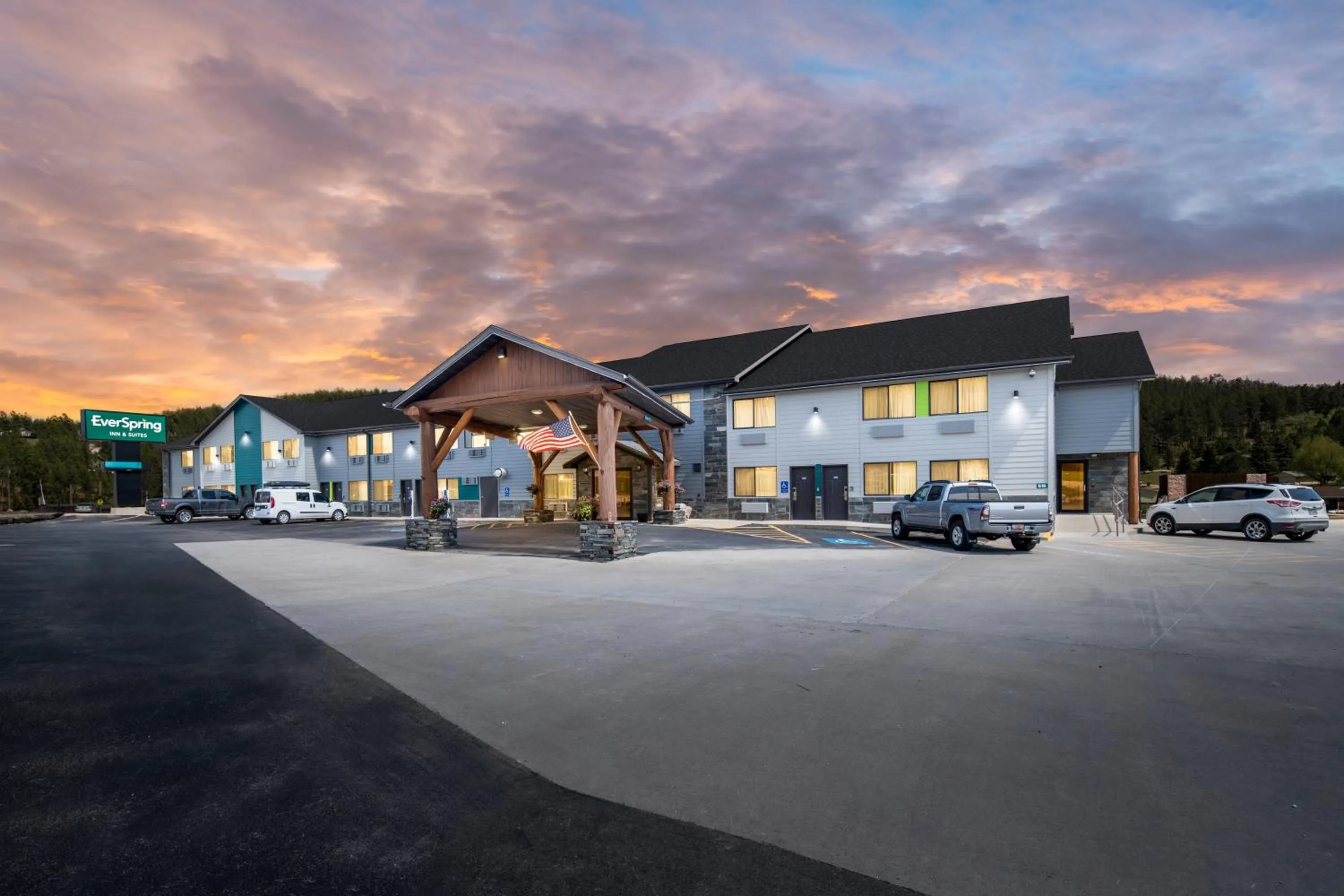 EverSpring Inn & Suites