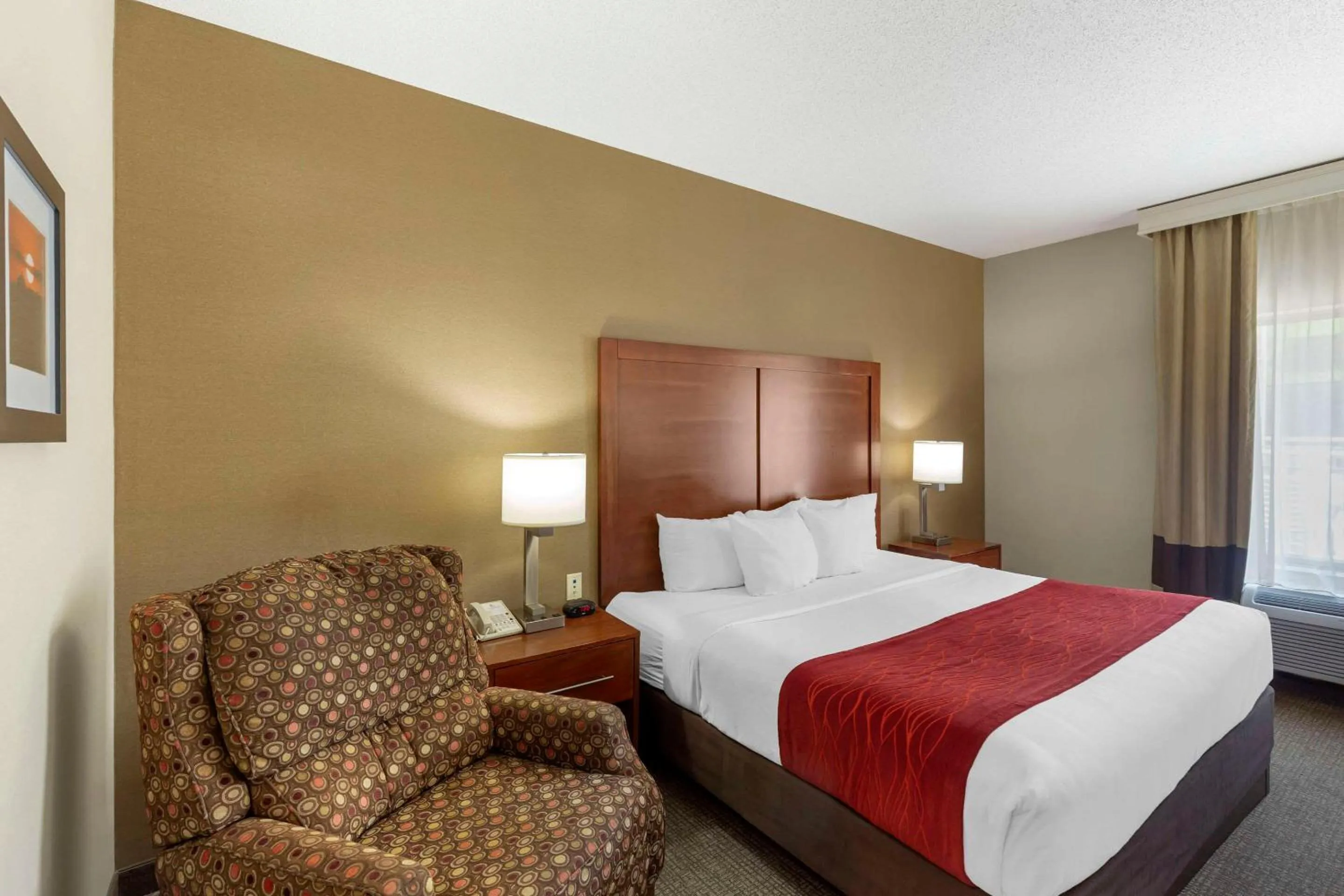 Bedroom, Bed in Comfort Inn & Suites