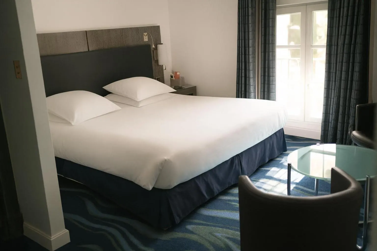 Bedroom, Bed in Georges Blanc Parc & Spa