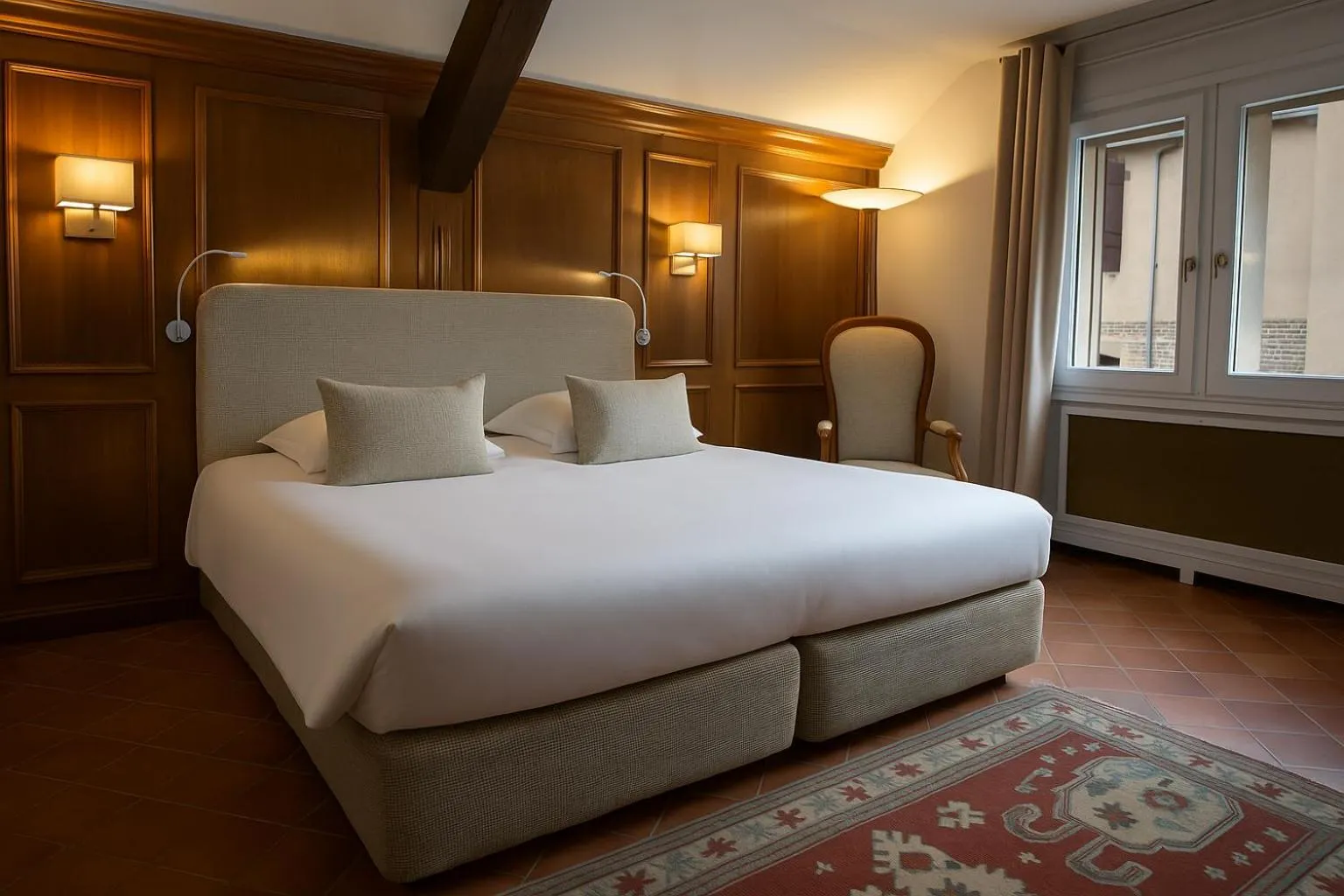 Photo of the whole room, Bed in Georges Blanc Parc & Spa