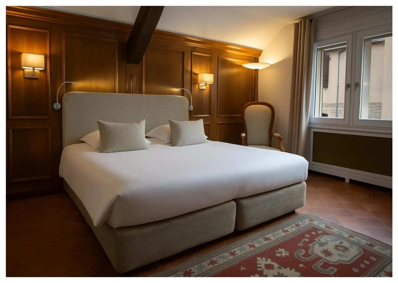 Bedroom, Bed in Georges Blanc Parc & Spa