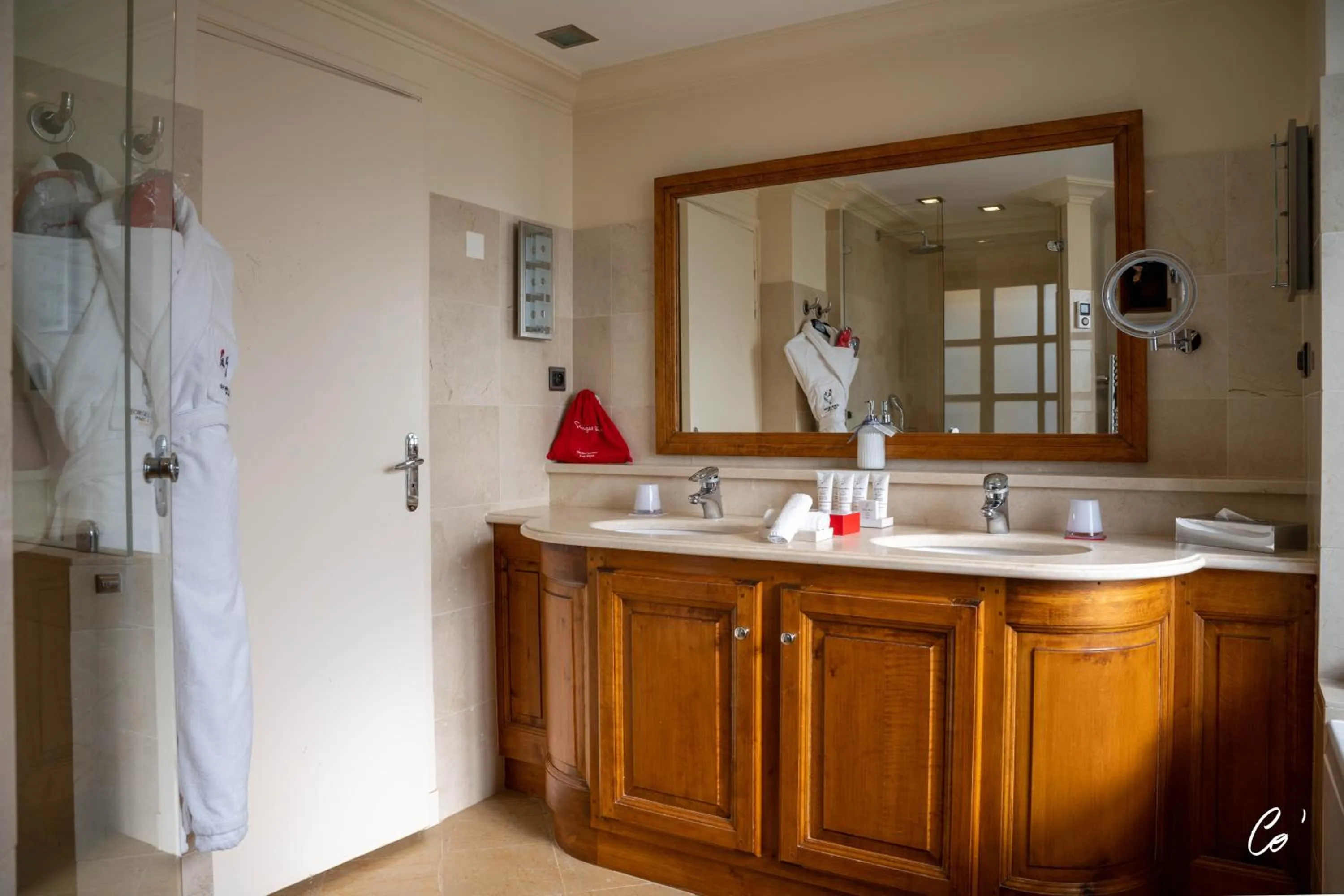 Shower in Georges Blanc Parc & Spa