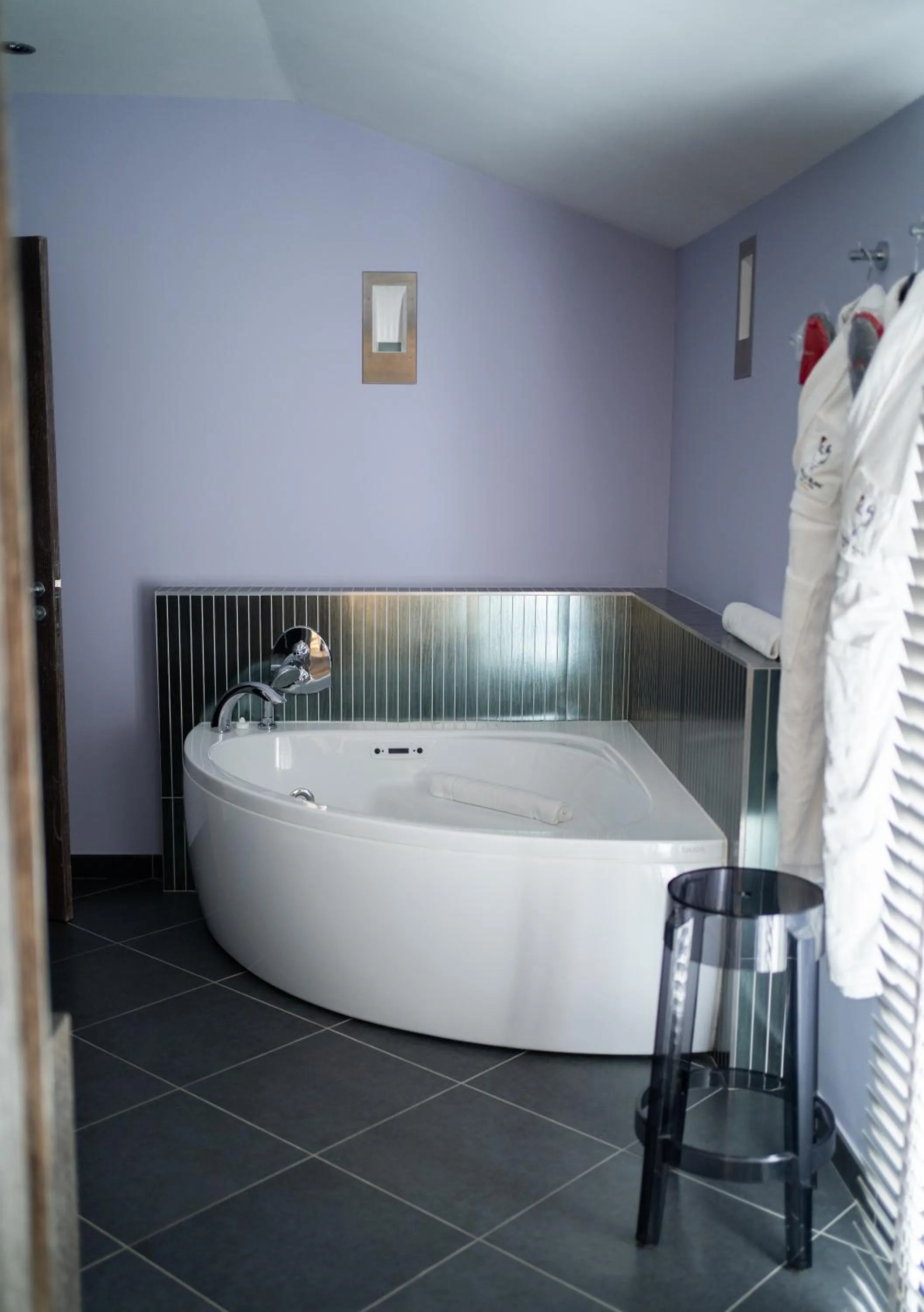 Hot Tub in Georges Blanc Parc & Spa