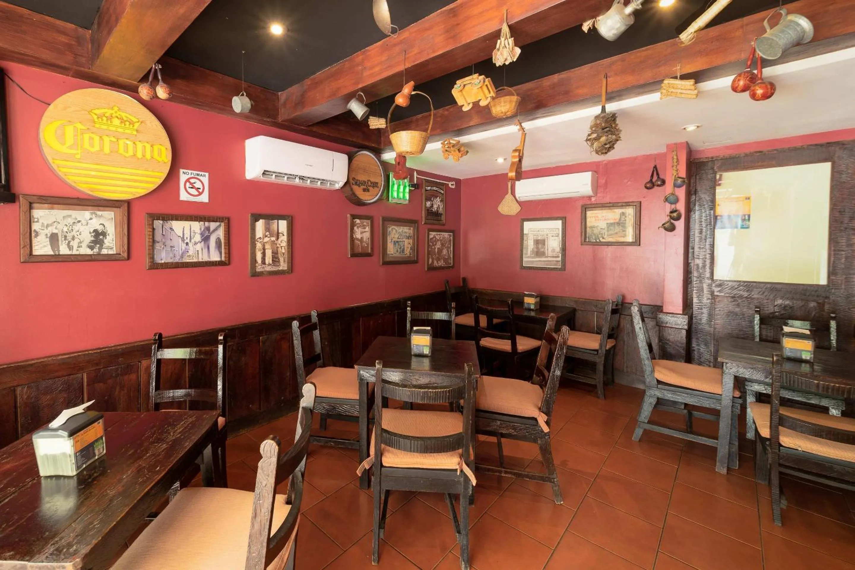 Lounge or bar in Comfort Inn Real San Miguel