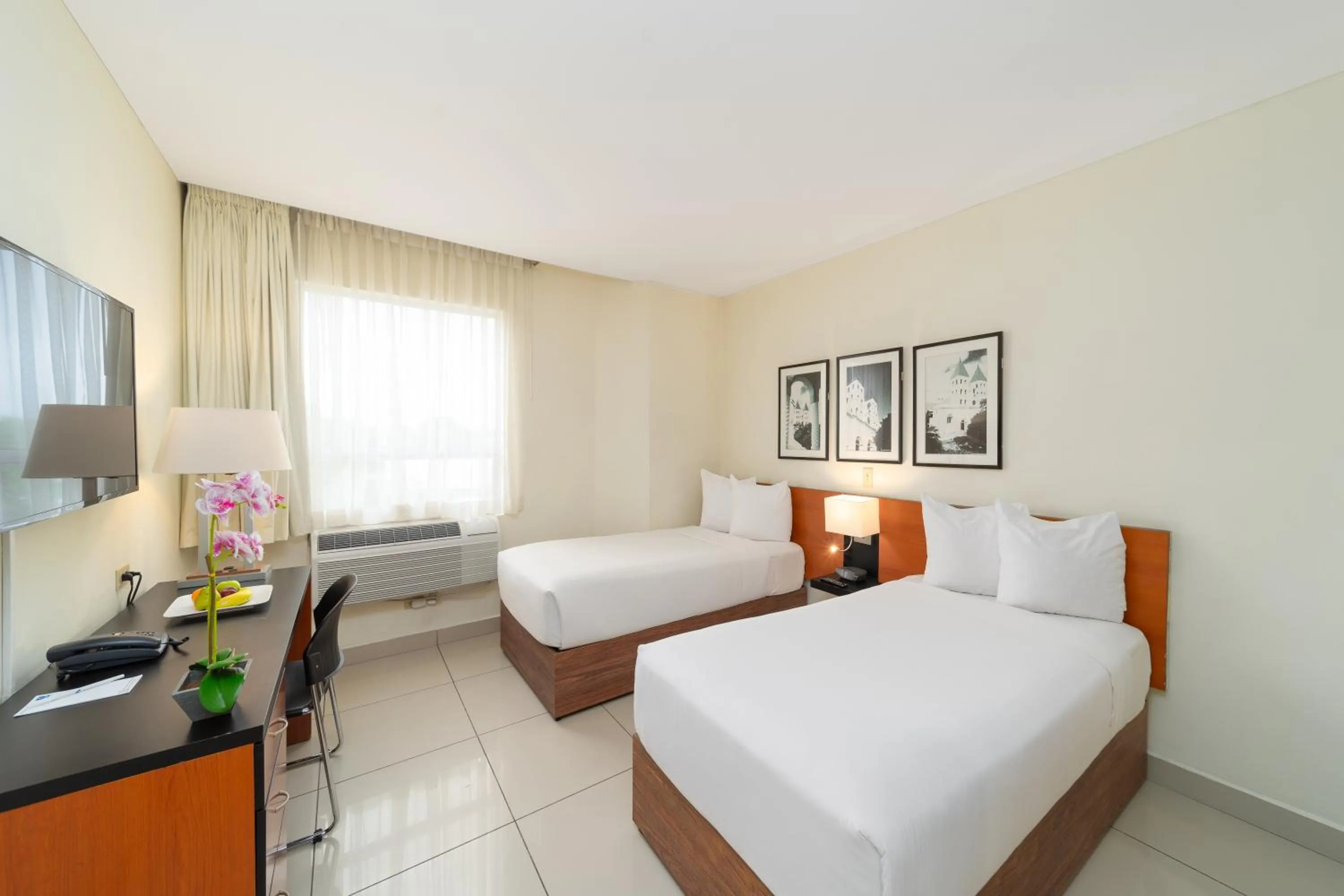 Bed in Comfort Inn Real San Miguel