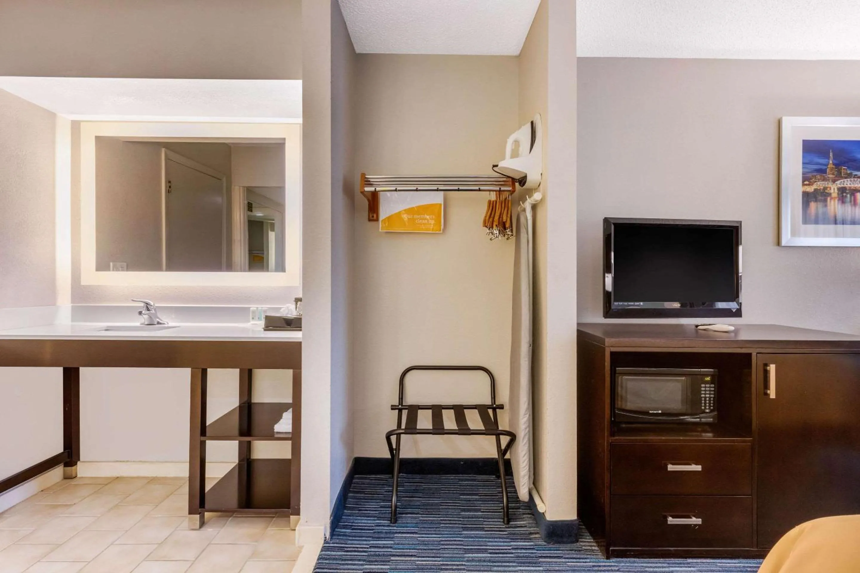 Bathroom in Quality Inn