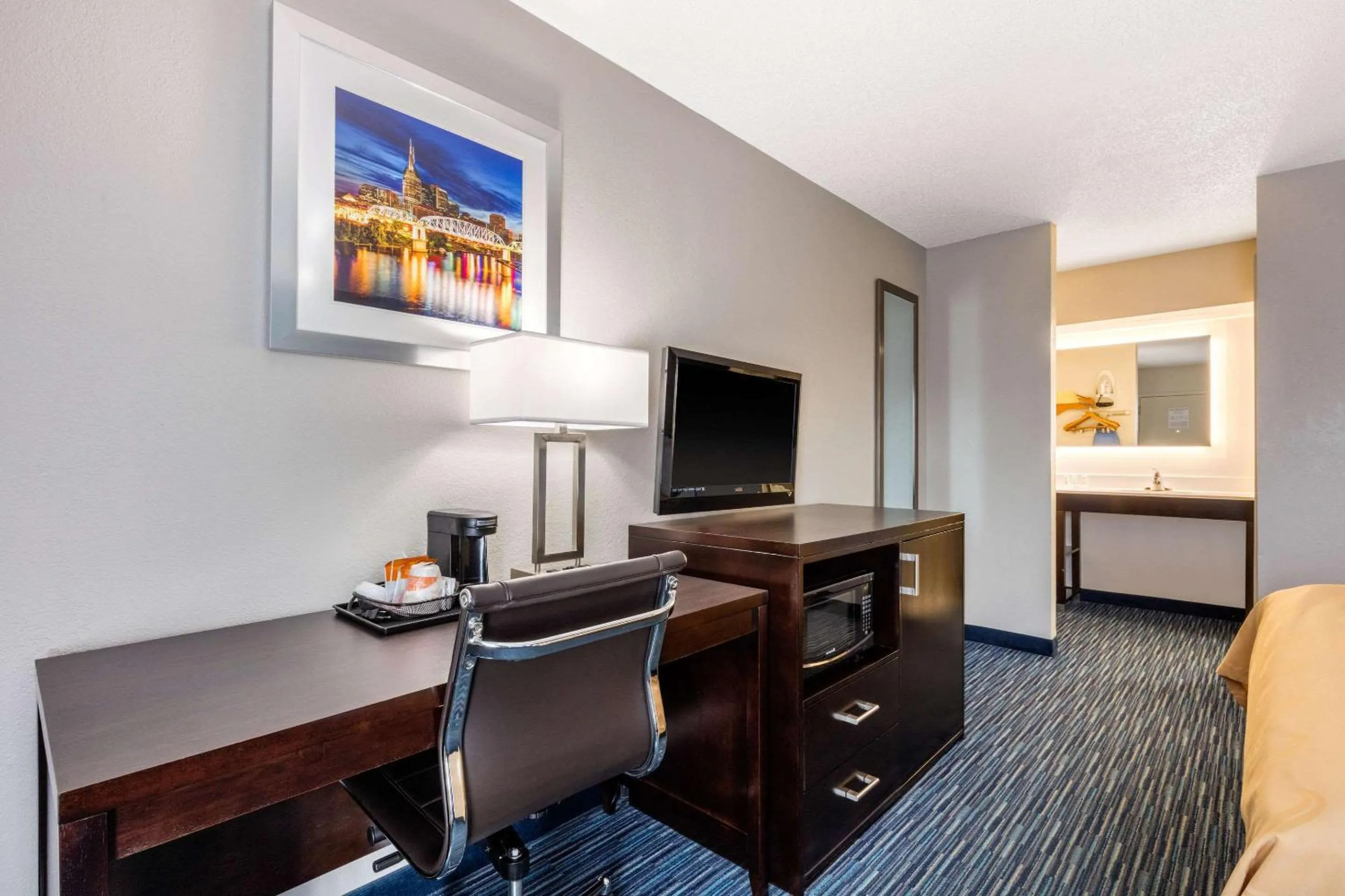 Photo of the whole room in Quality Inn