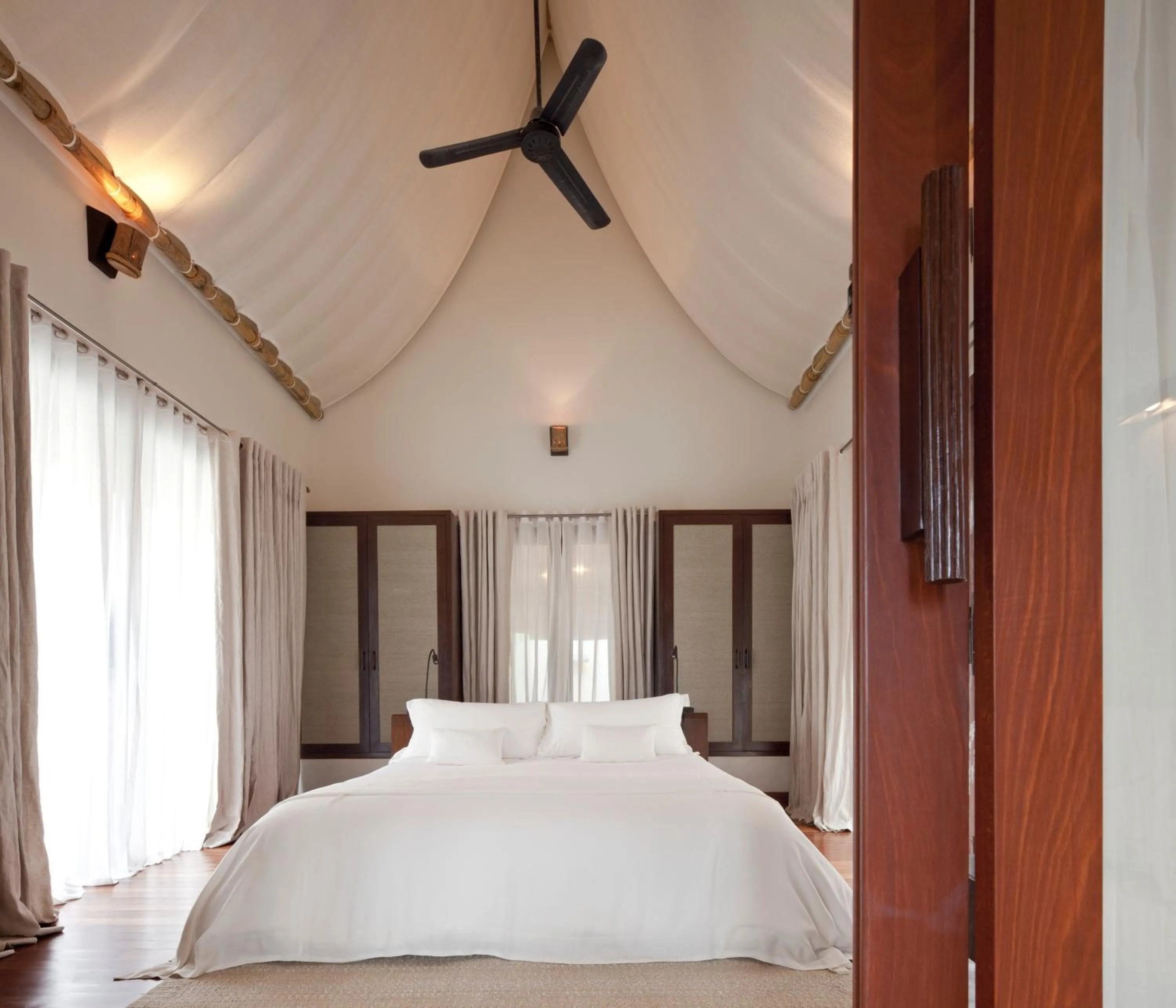 Bed in SALA Samui Choengmon Beach Resort