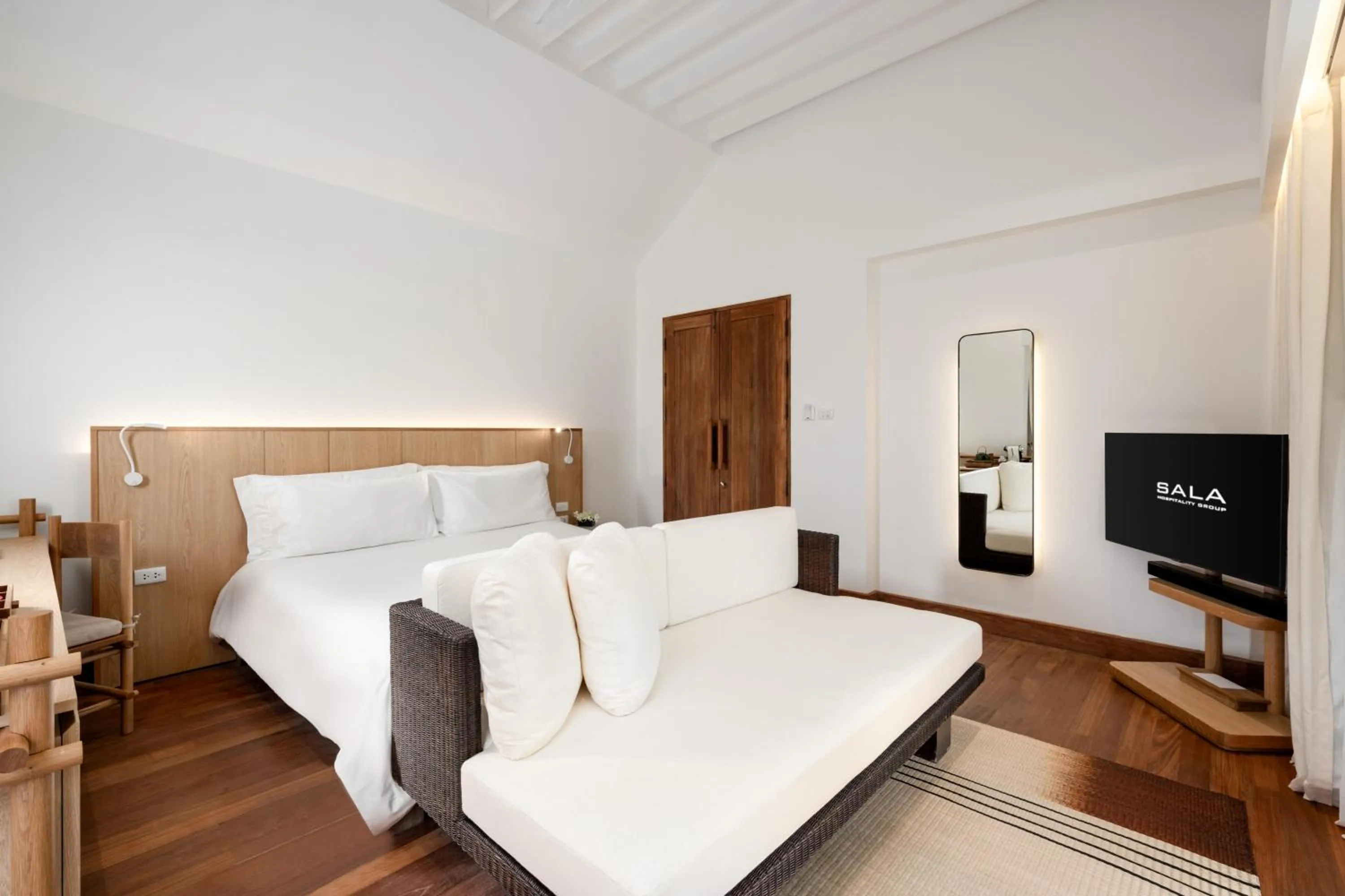 Bed in SALA Samui Choengmon Beach Resort