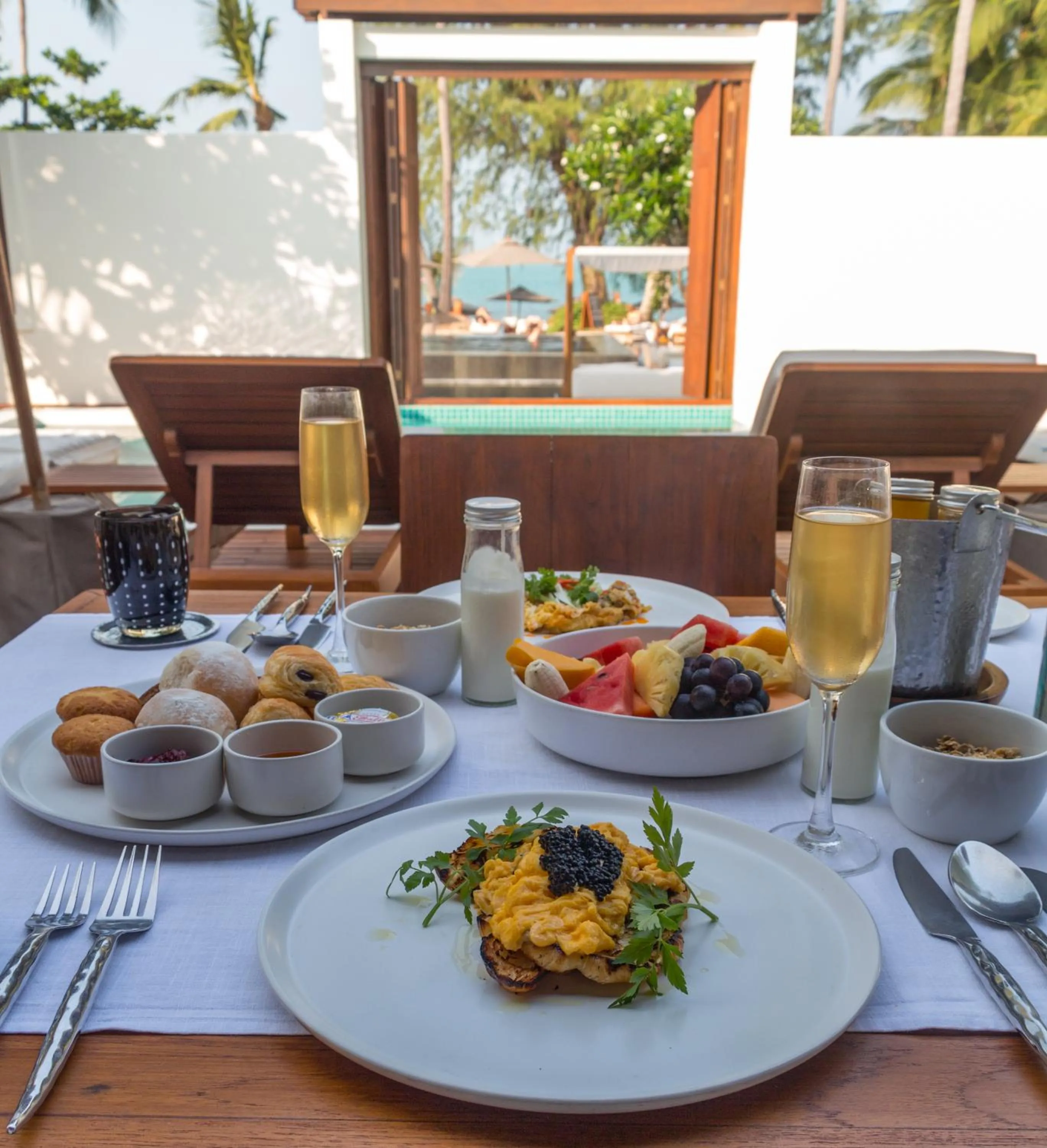 Food and drinks in SALA Samui Choengmon Beach Resort