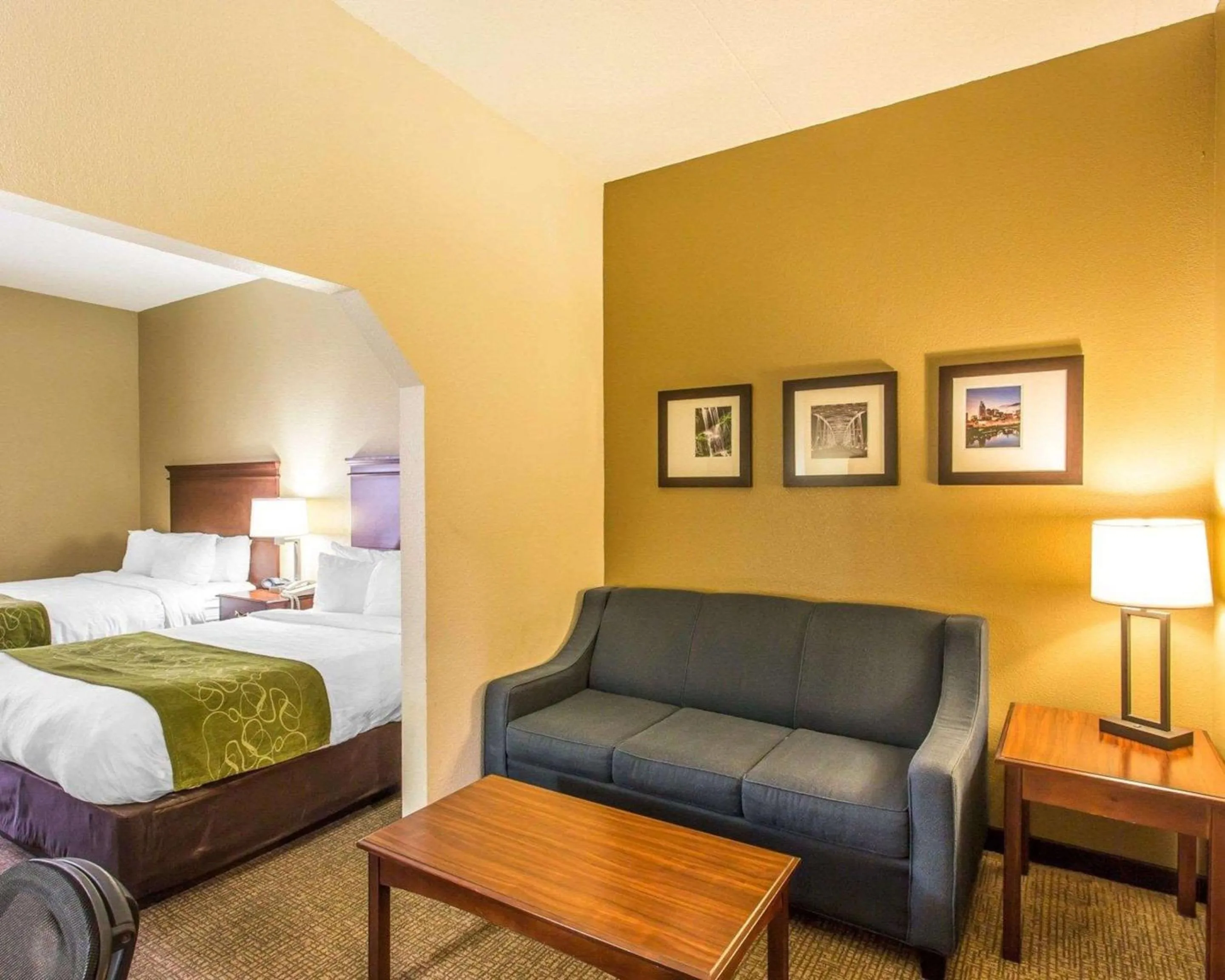 Bedroom in Comfort Suites Cookeville