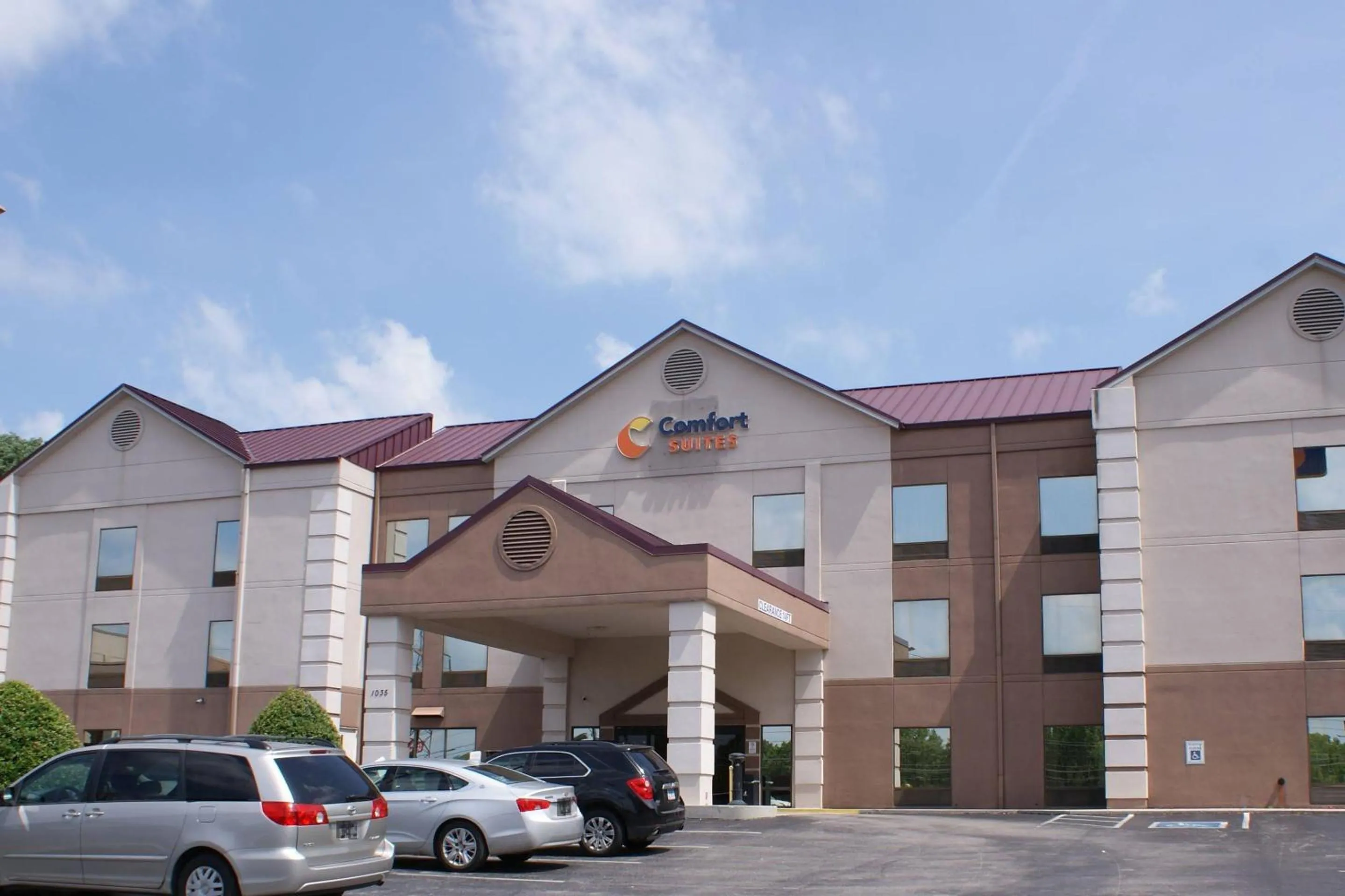 Property building in Comfort Suites Cookeville