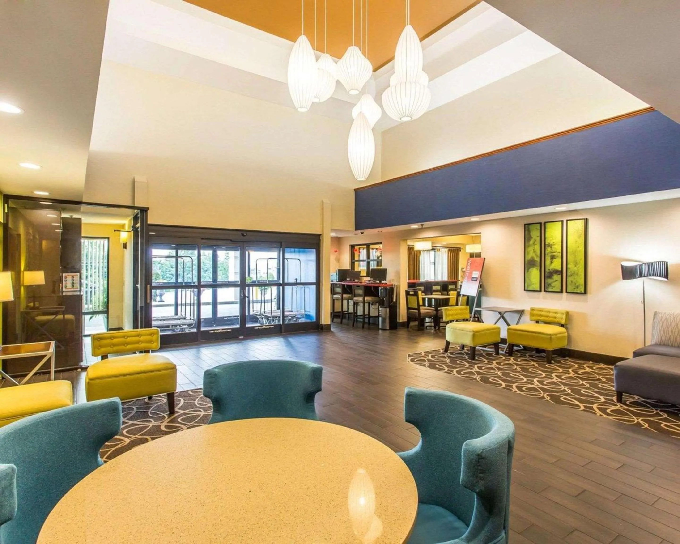 Lobby or reception in Comfort Suites Cookeville