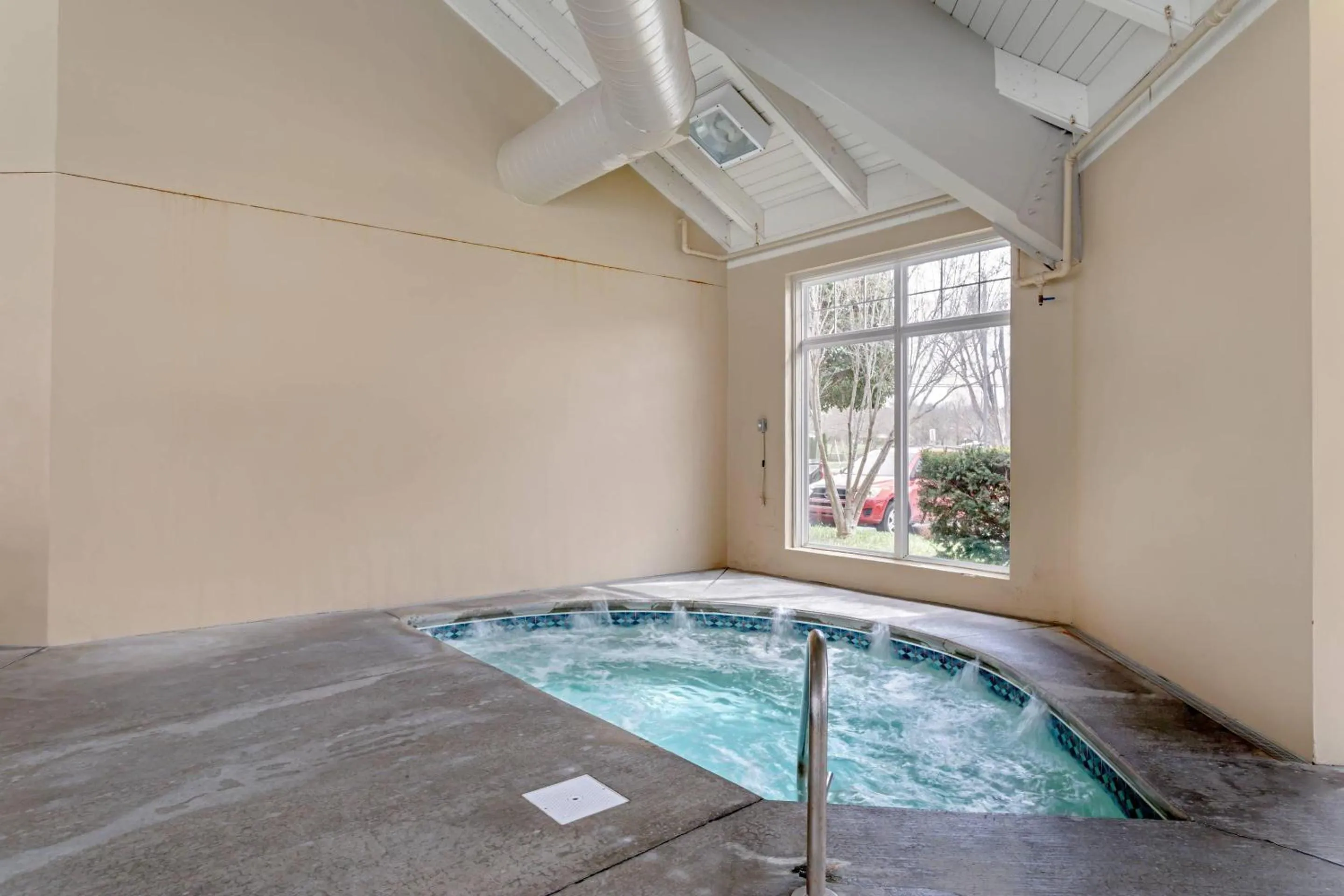 Swimming pool in LeConte Hotel & Convention Center, an Ascend Collection Hotel