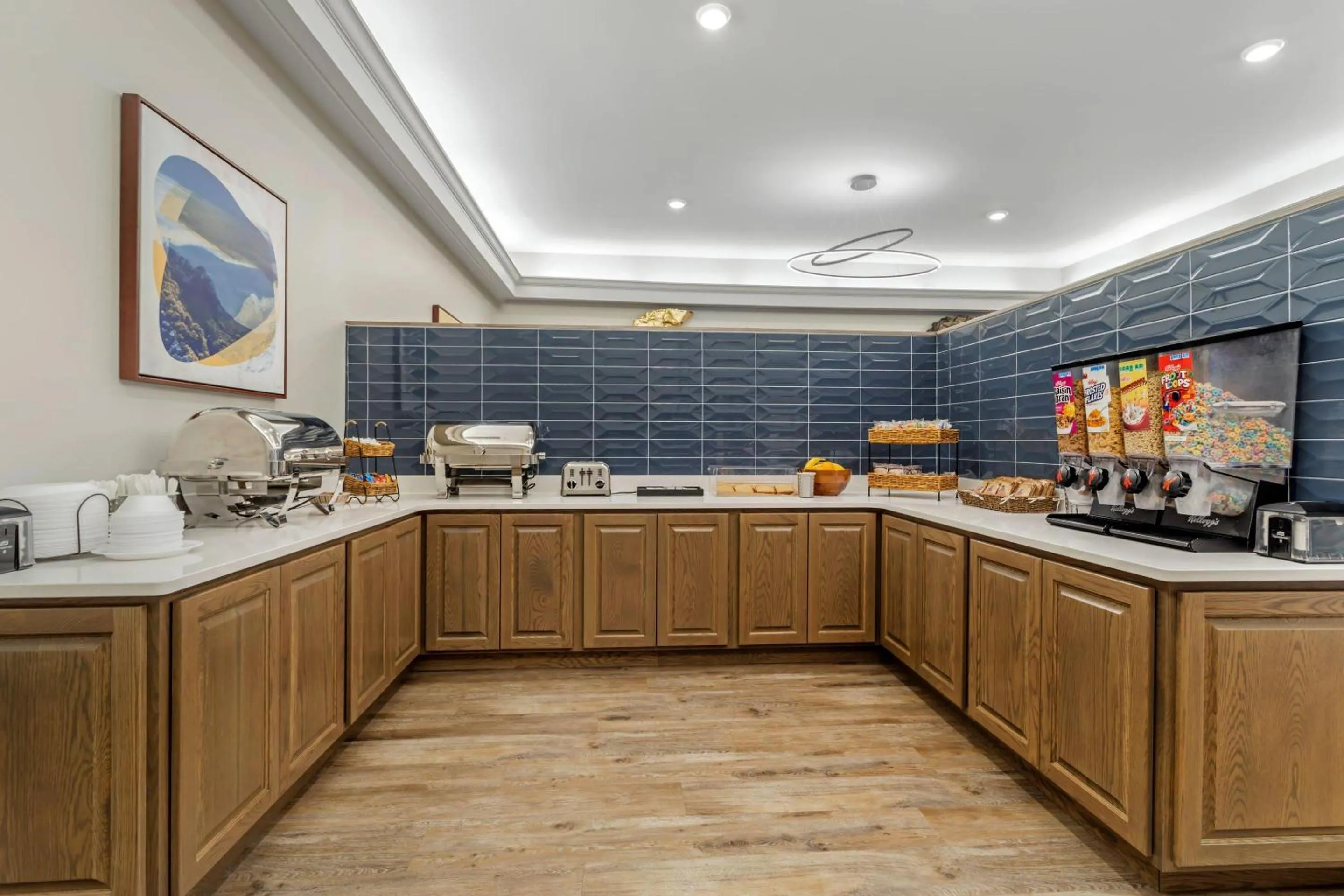 Breakfast in LeConte Hotel & Convention Center, an Ascend Collection Hotel