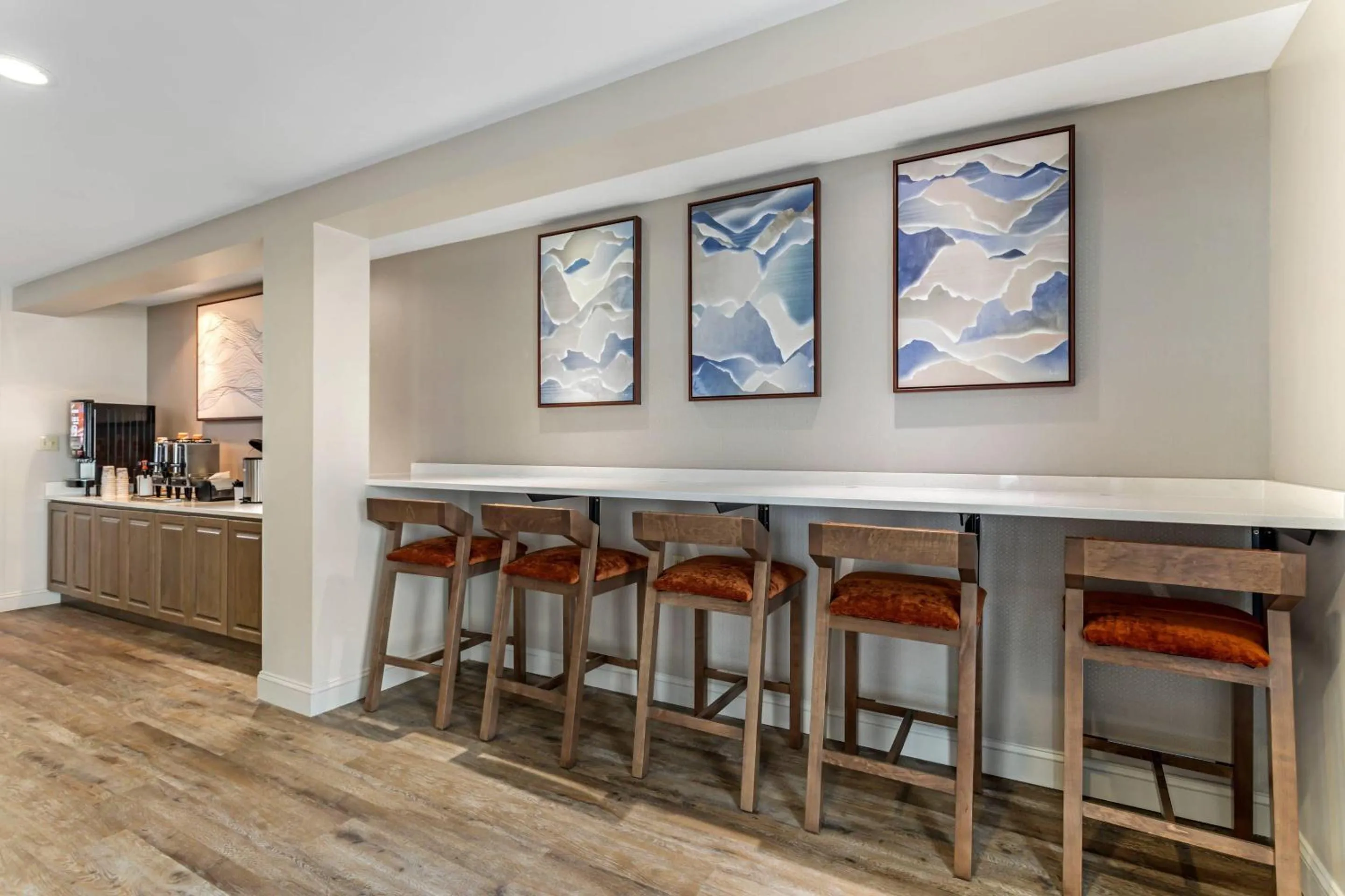 Breakfast in LeConte Hotel & Convention Center, an Ascend Collection Hotel