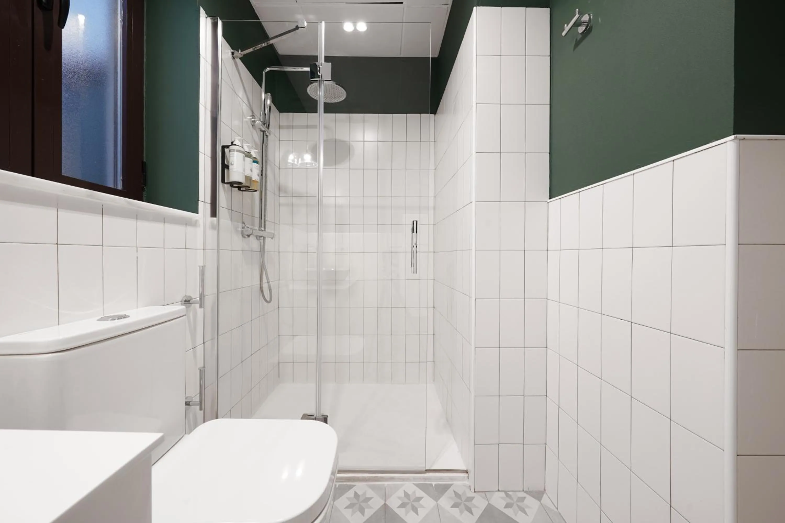 Shower in Numa Granada Vega