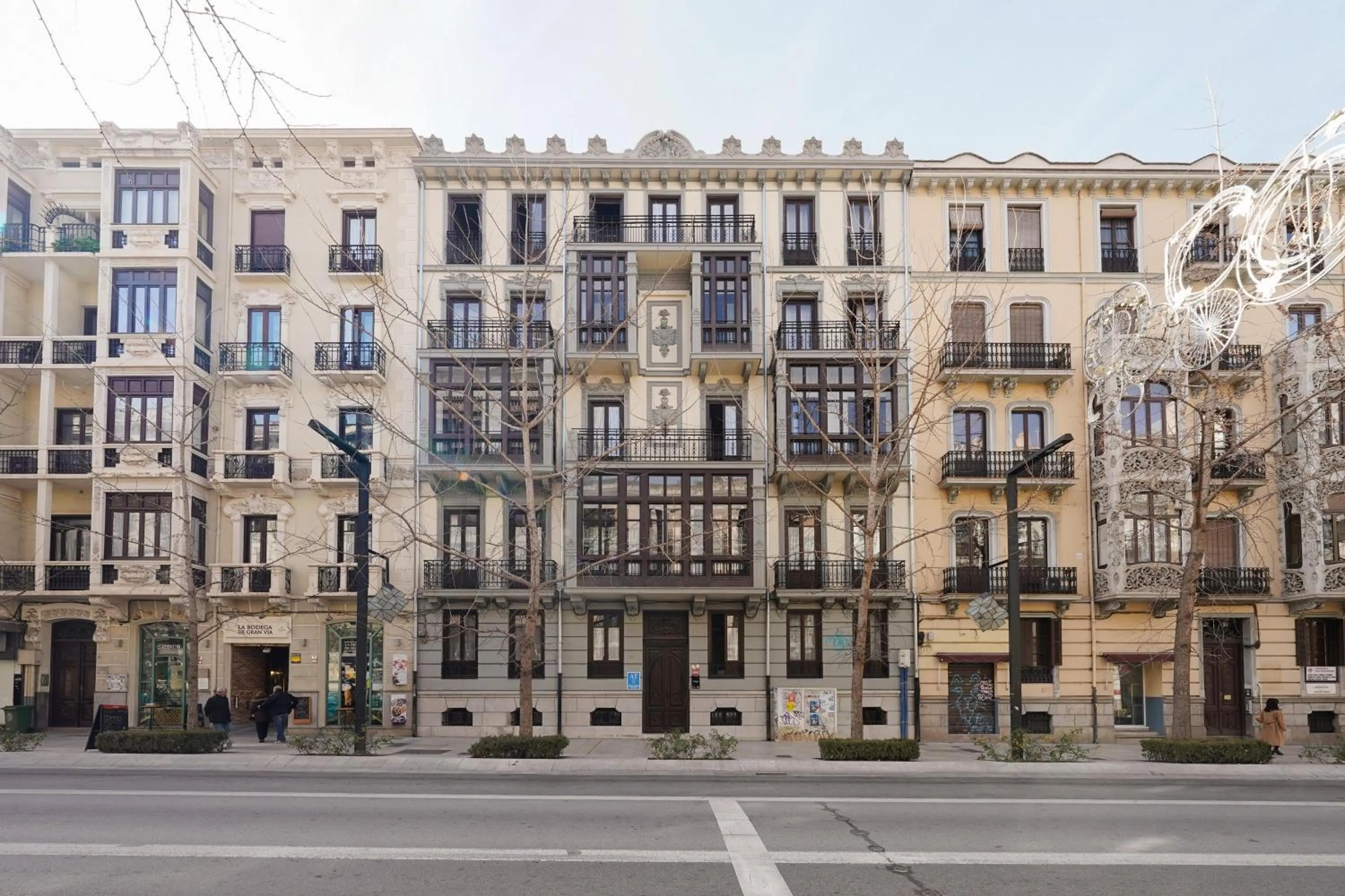 Property building in Numa Granada Vega