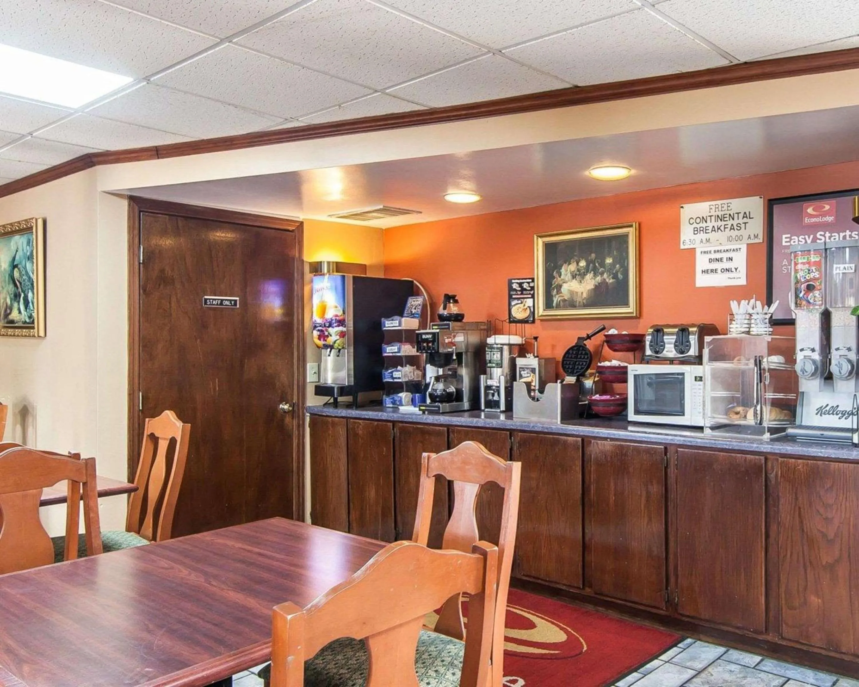 Restaurant/Places to Eat in Econo Lodge Cleveland