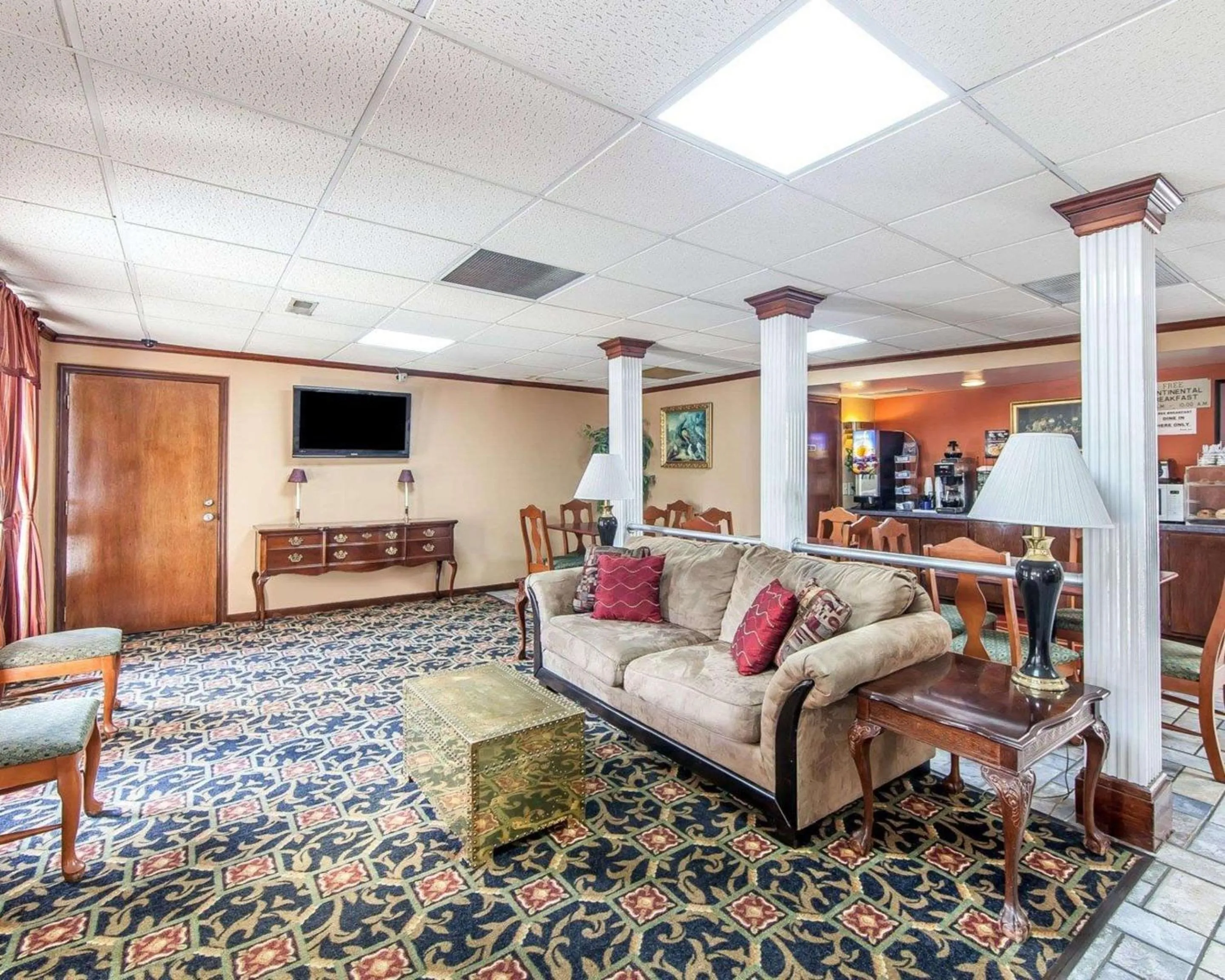 Lobby or reception, Seating Area in Econo Lodge Cleveland