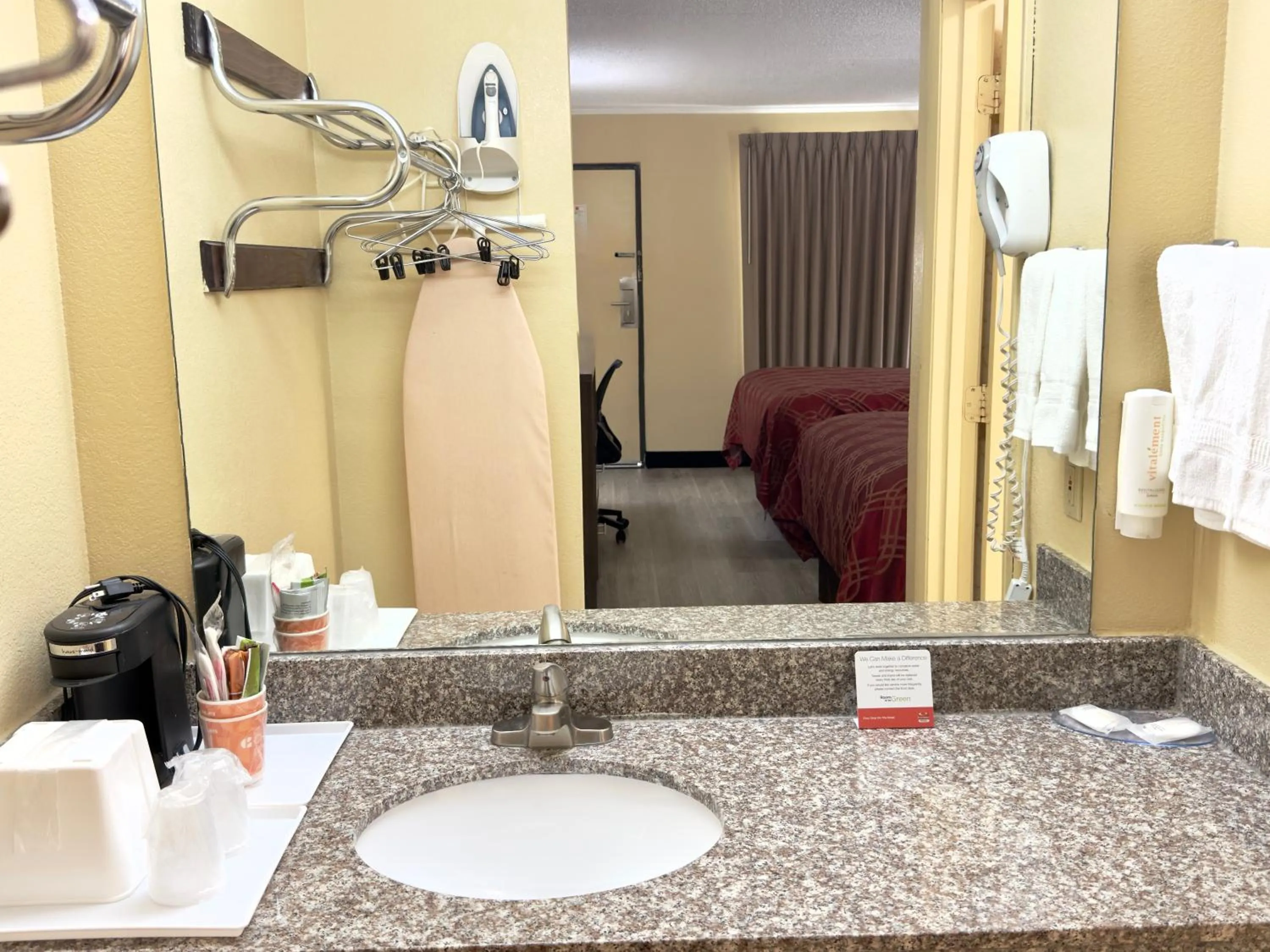 Bathroom in Econo Lodge