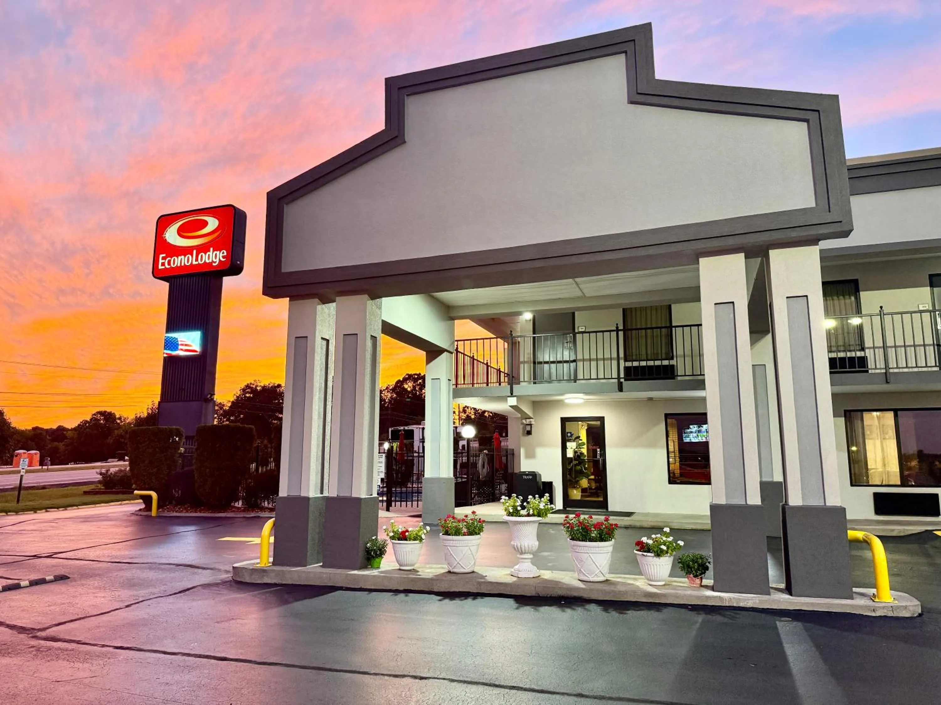 Property building in Econo Lodge