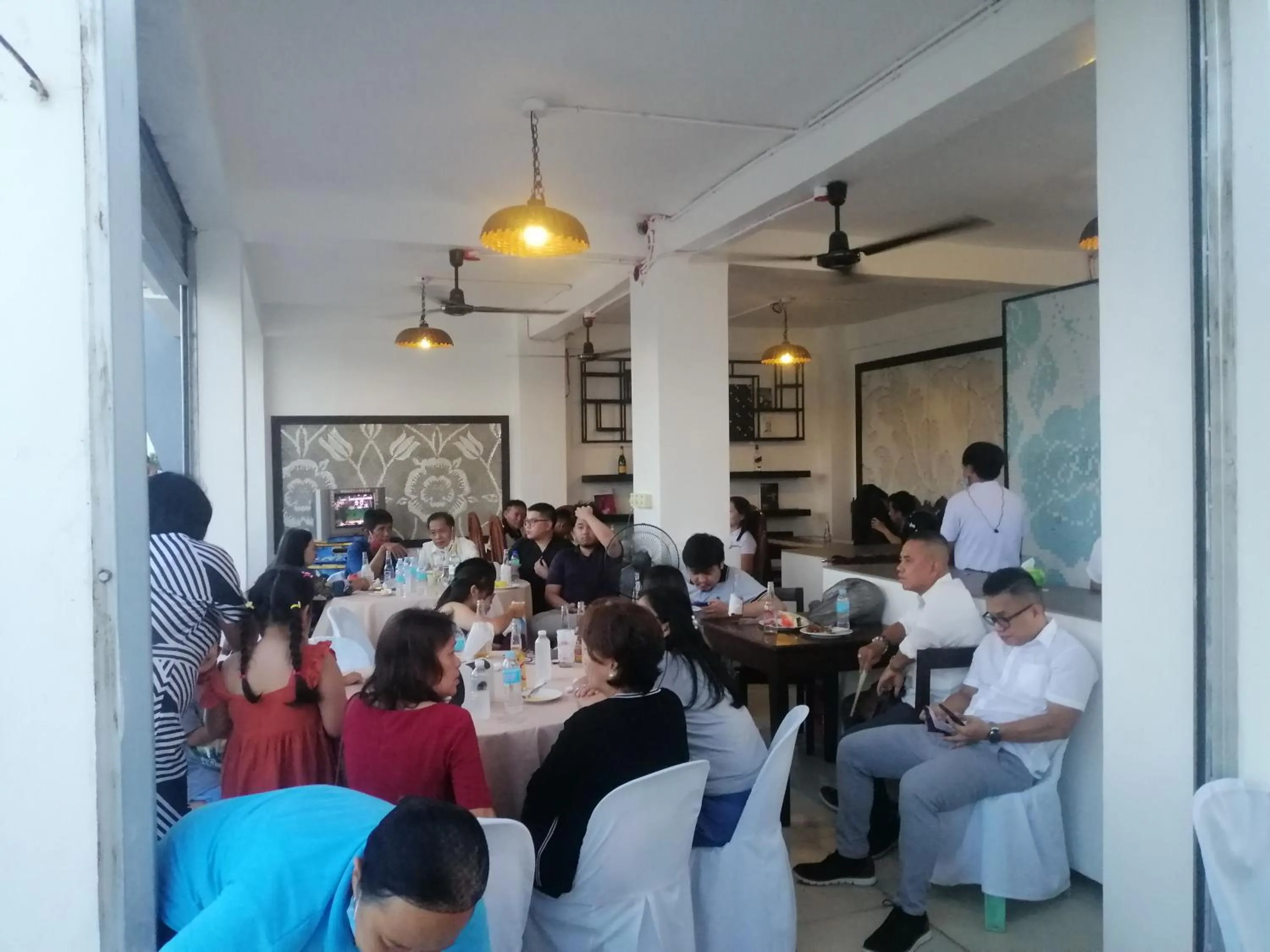 Restaurant/places to eat in Hotel Rupert A Baler