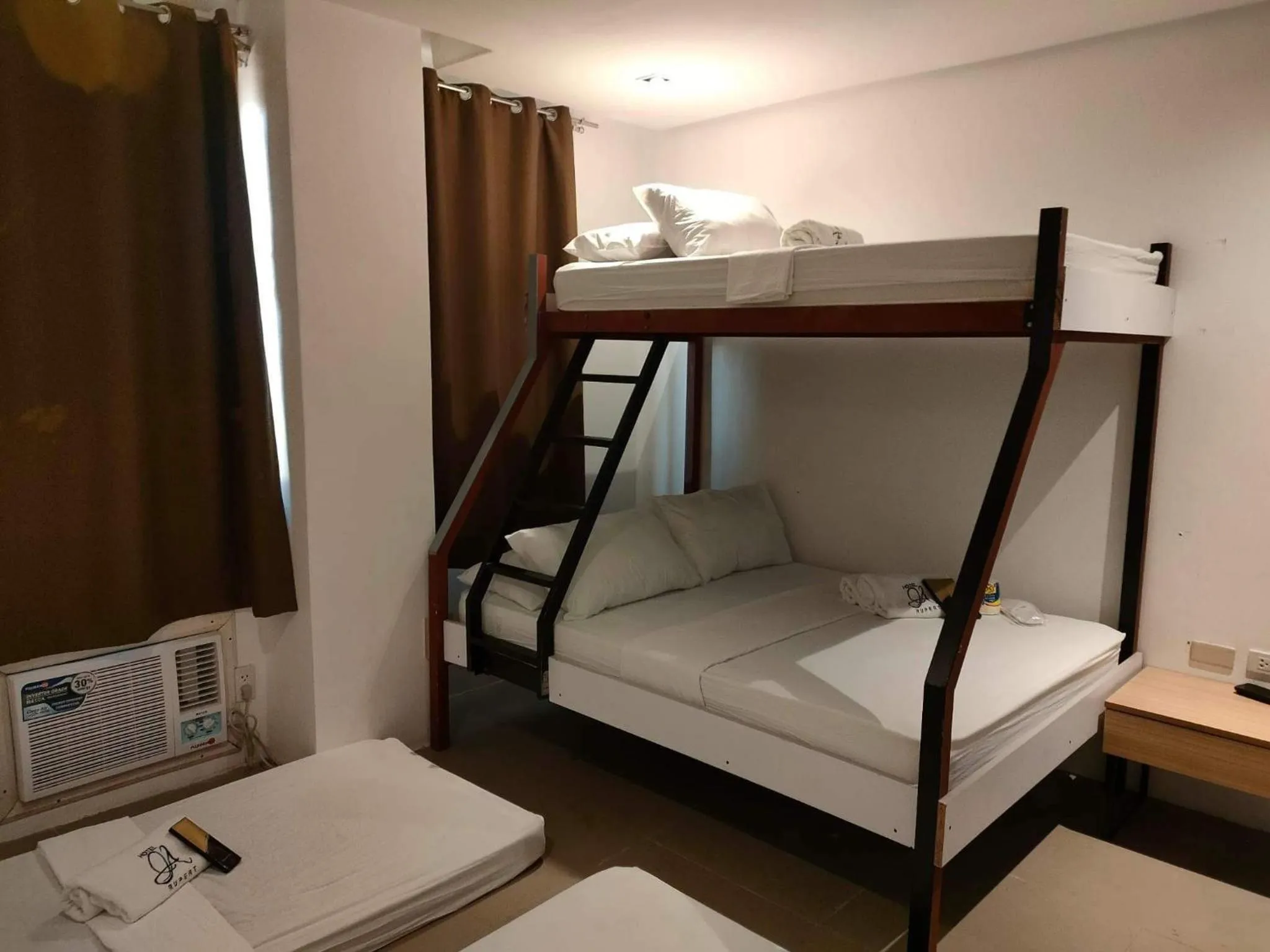 Bedroom, Bed in Hotel Rupert A Baler