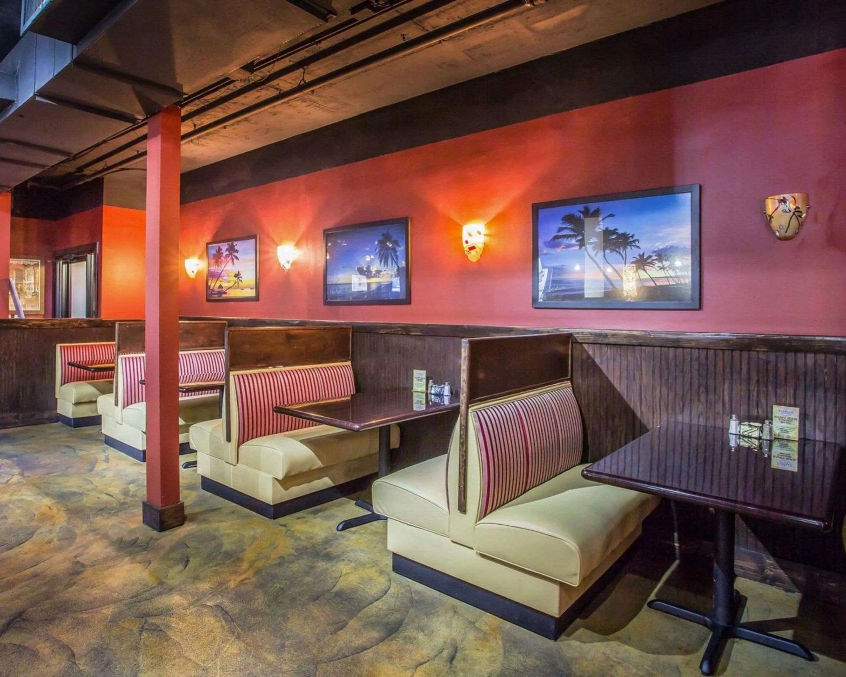 Restaurant/places to eat in Quality Suites Nashville Airport