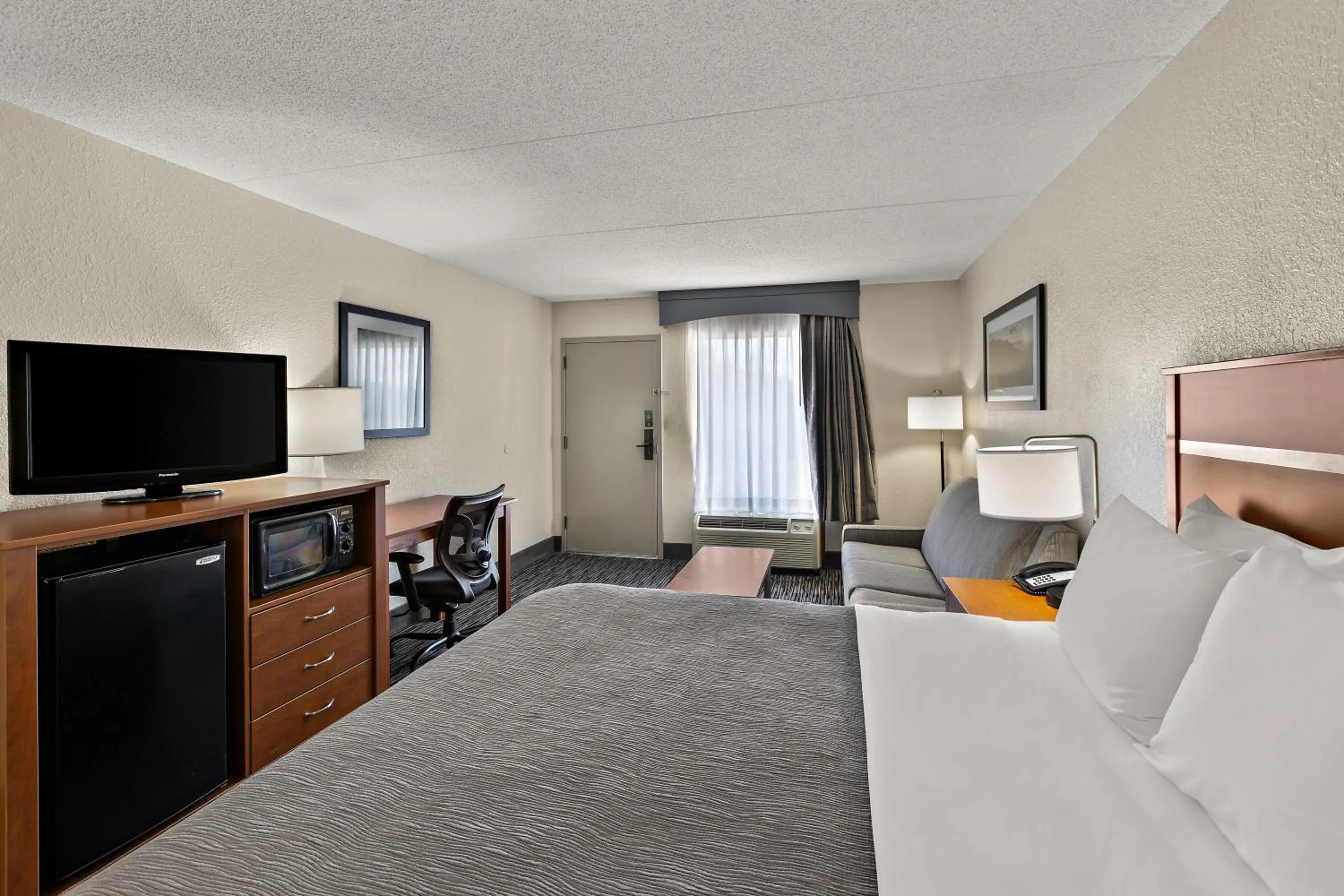 View (from property/room), Bed in Quality Inn Dandridge