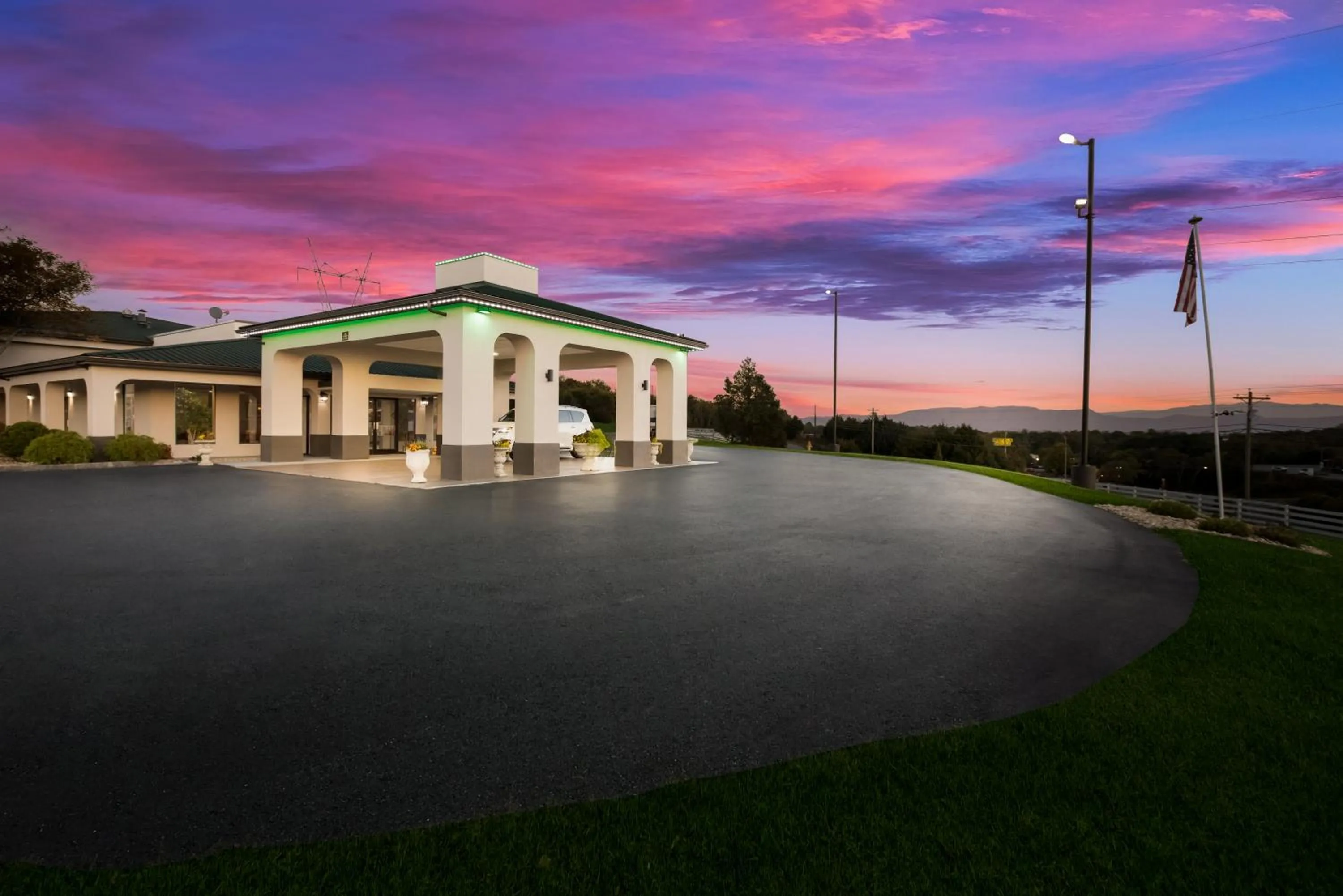 Property building in Quality Inn Dandridge