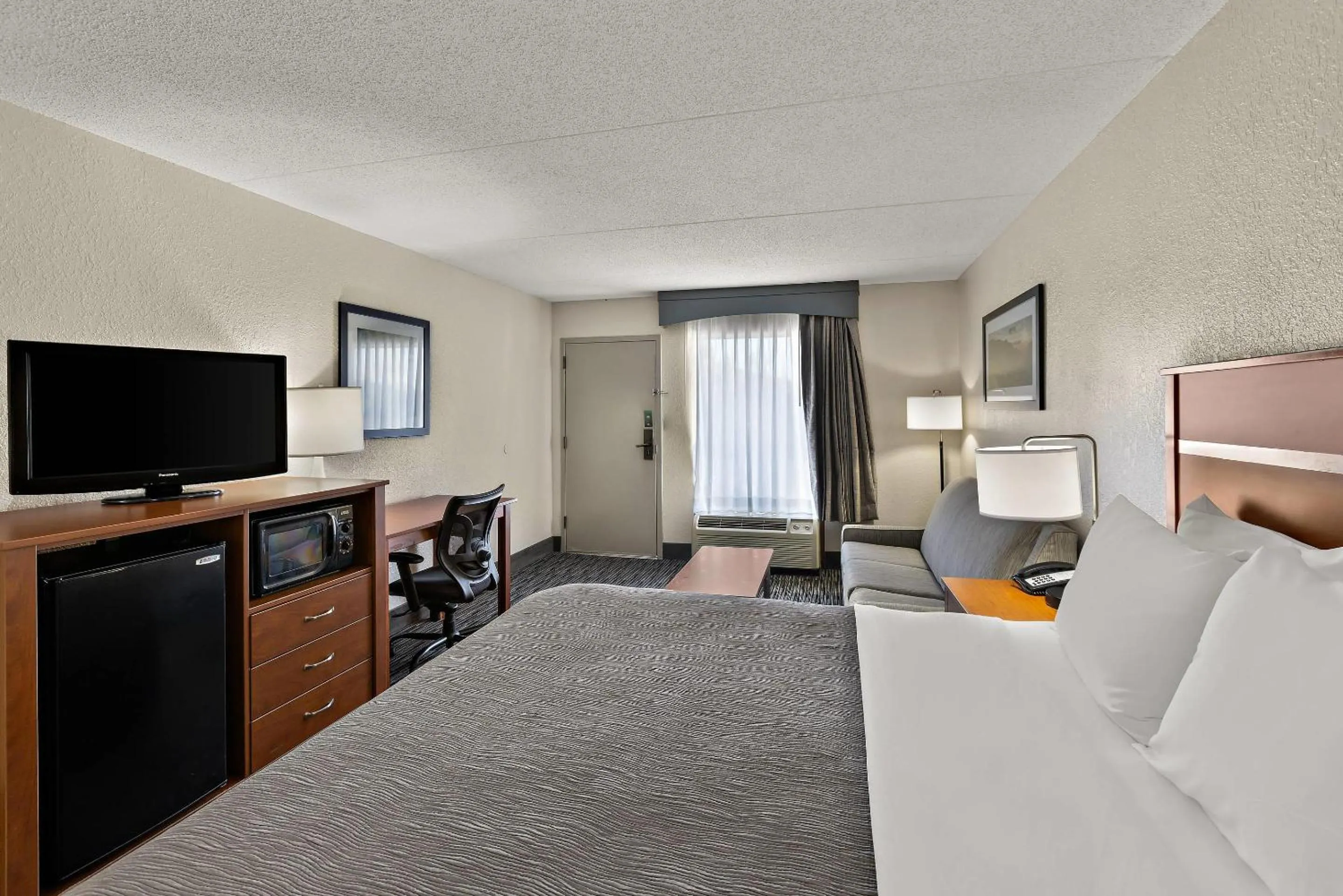 Bedroom, Bed in Quality Inn Dandridge