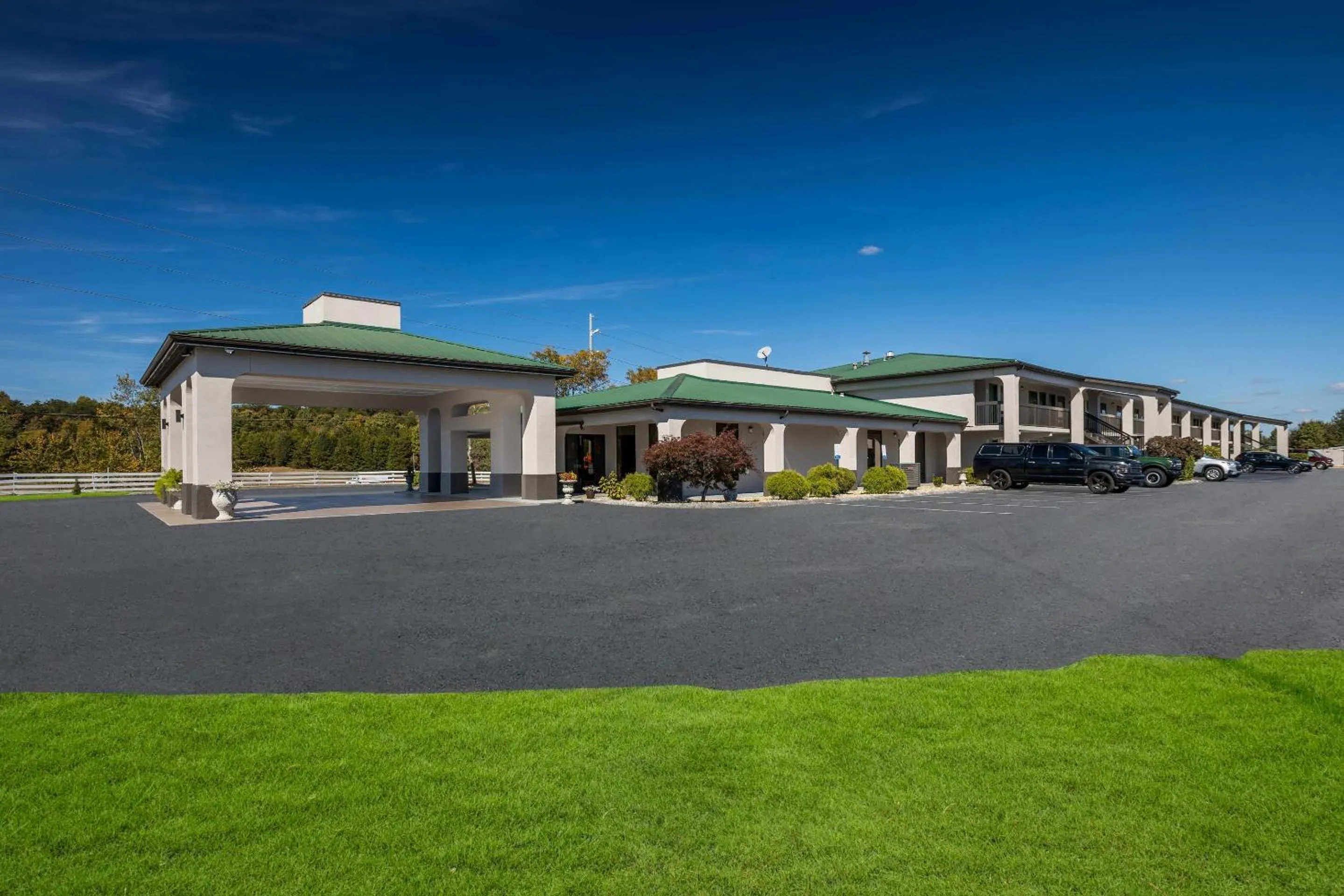 Property building in Quality Inn Dandridge