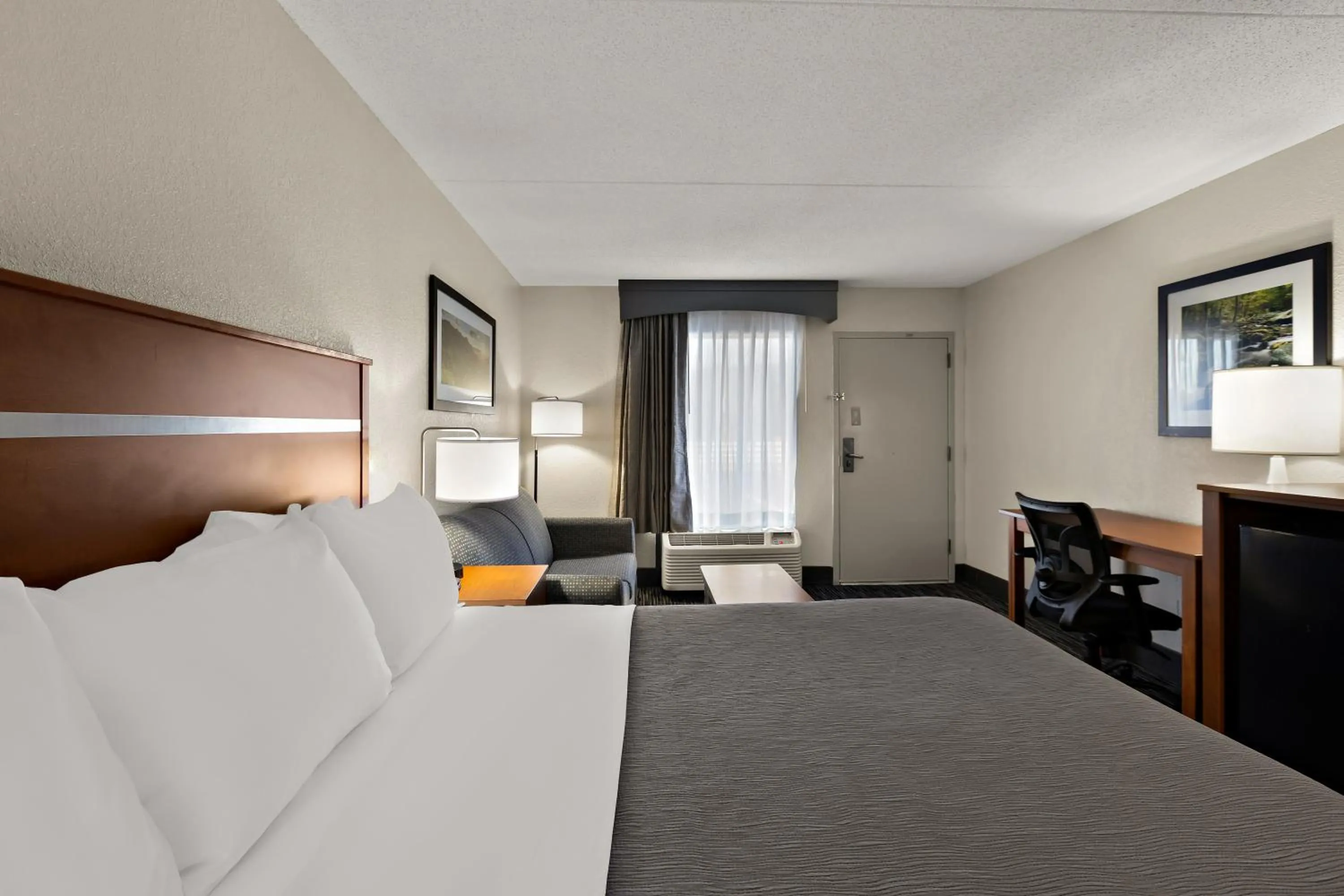 View (from property/room), Bed in Quality Inn Dandridge