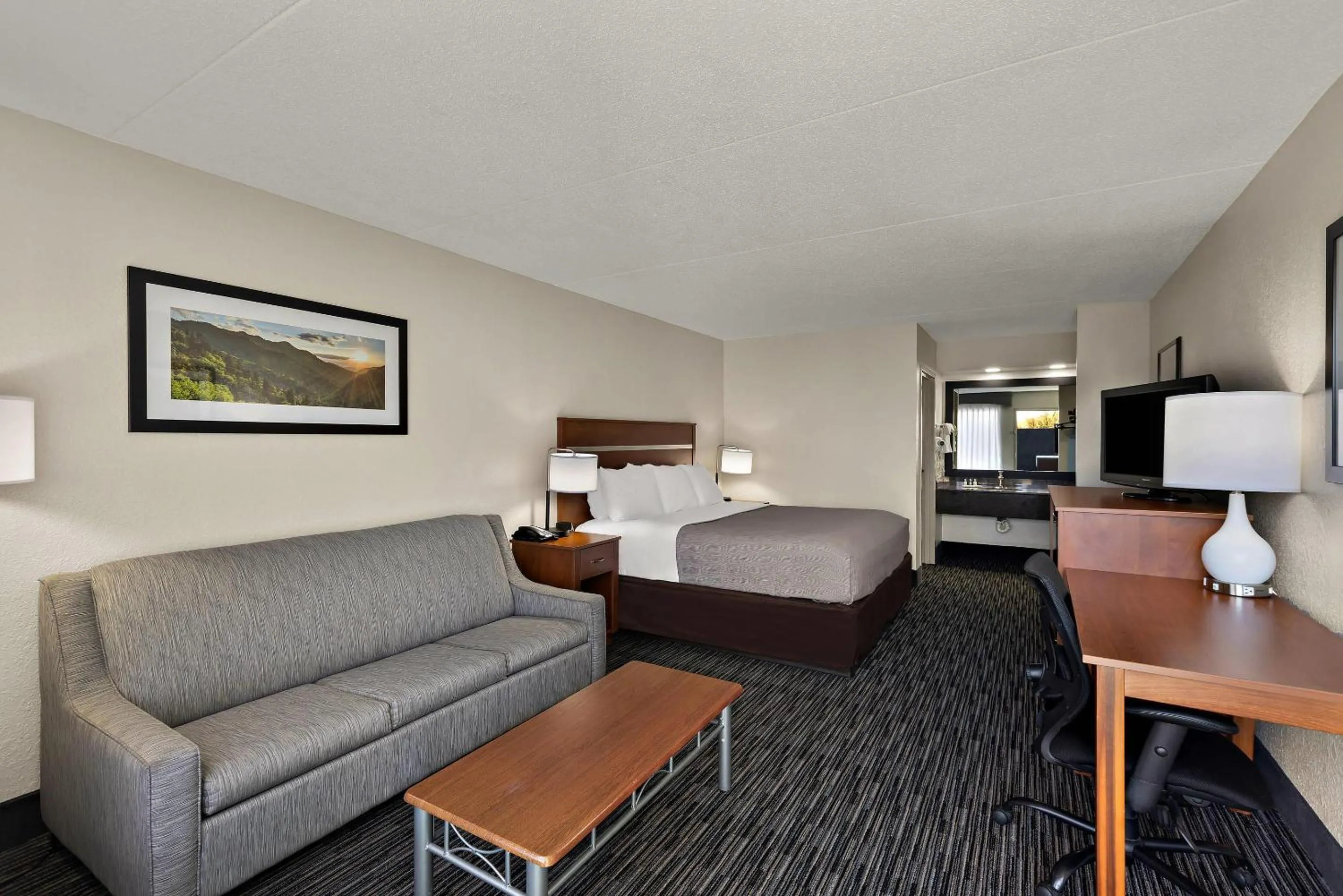 Bedroom, Bed in Quality Inn Dandridge