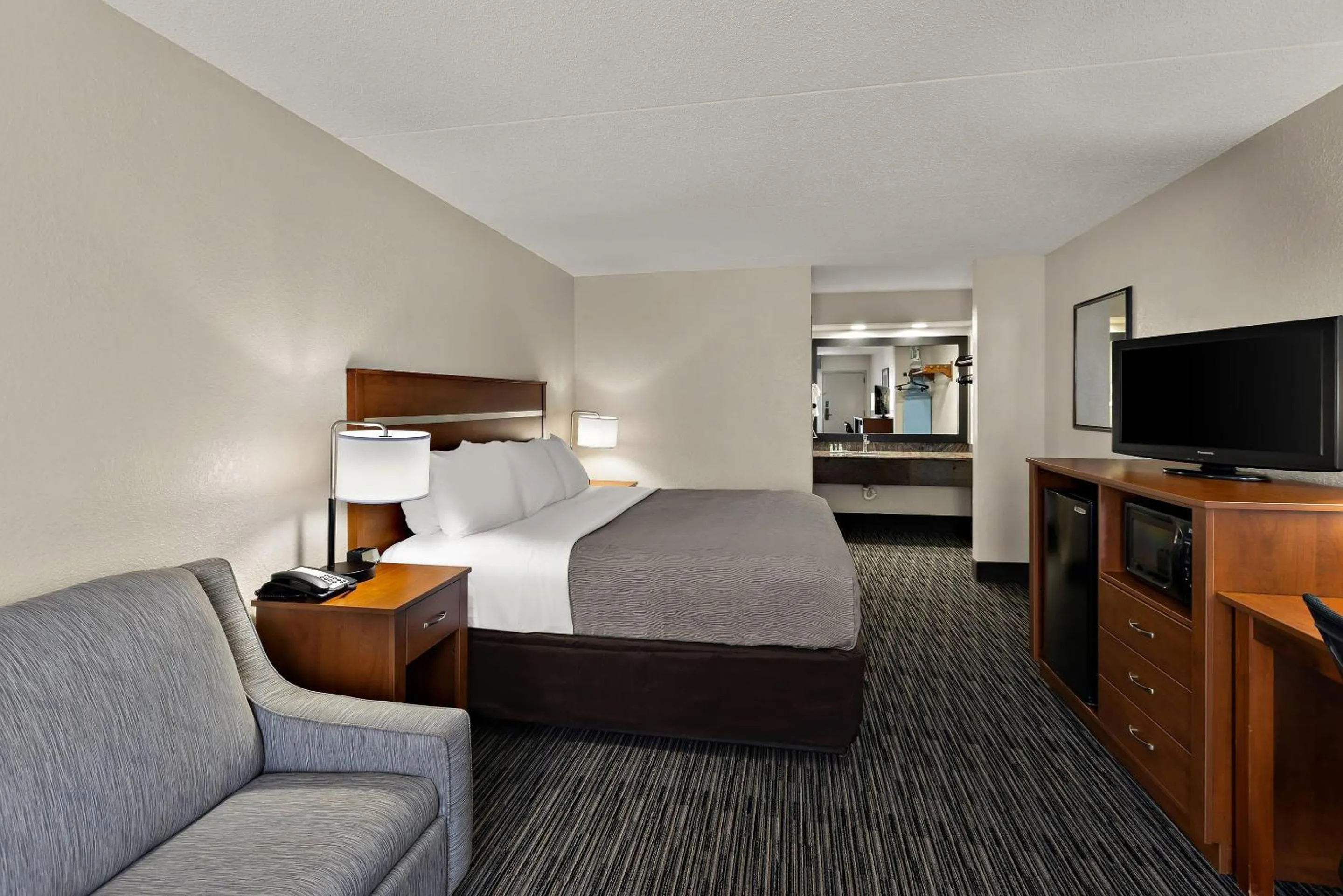 Bedroom, Bed in Quality Inn Dandridge