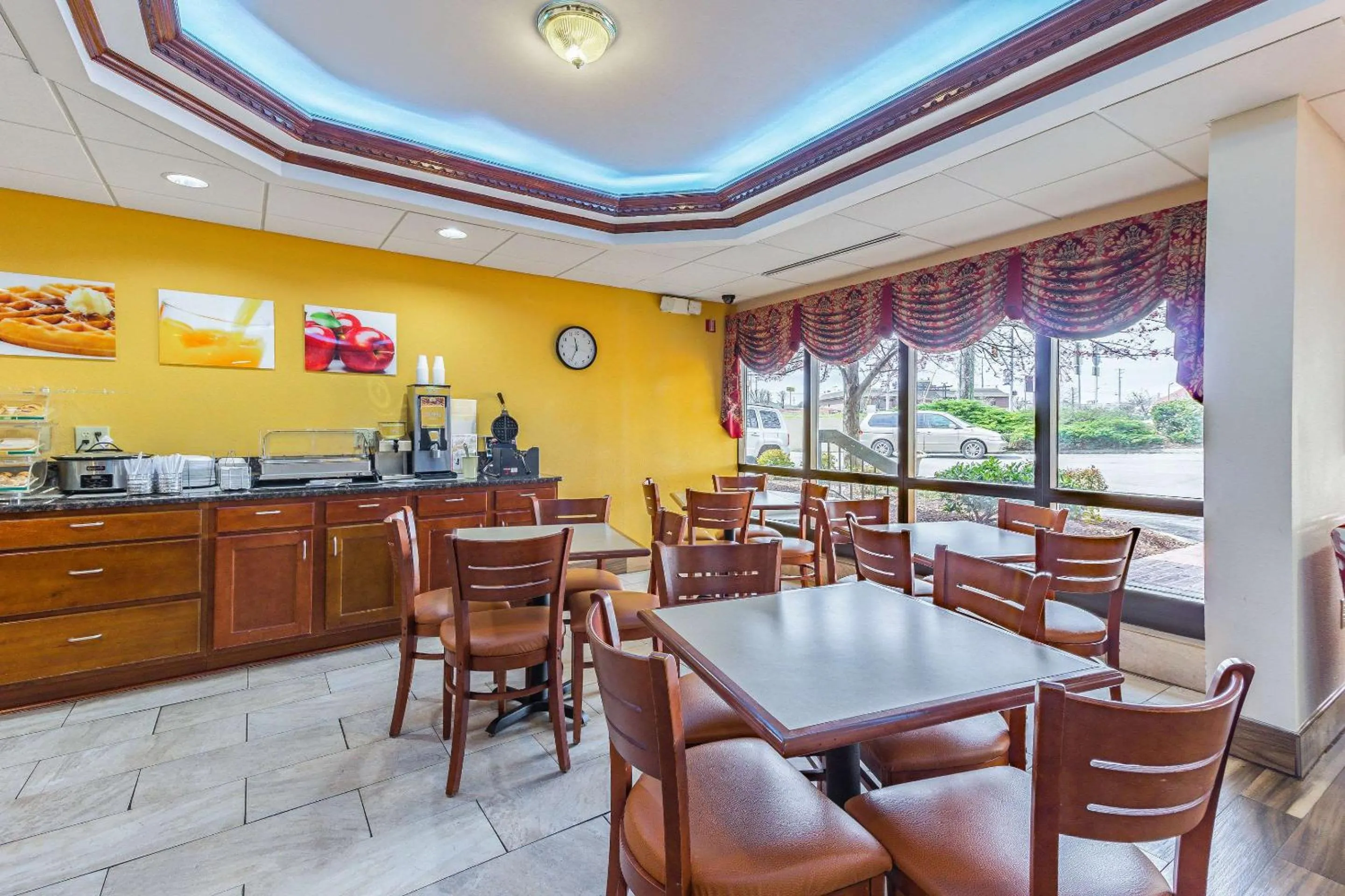 Restaurant/places to eat in Quality Inn Goodlettsville