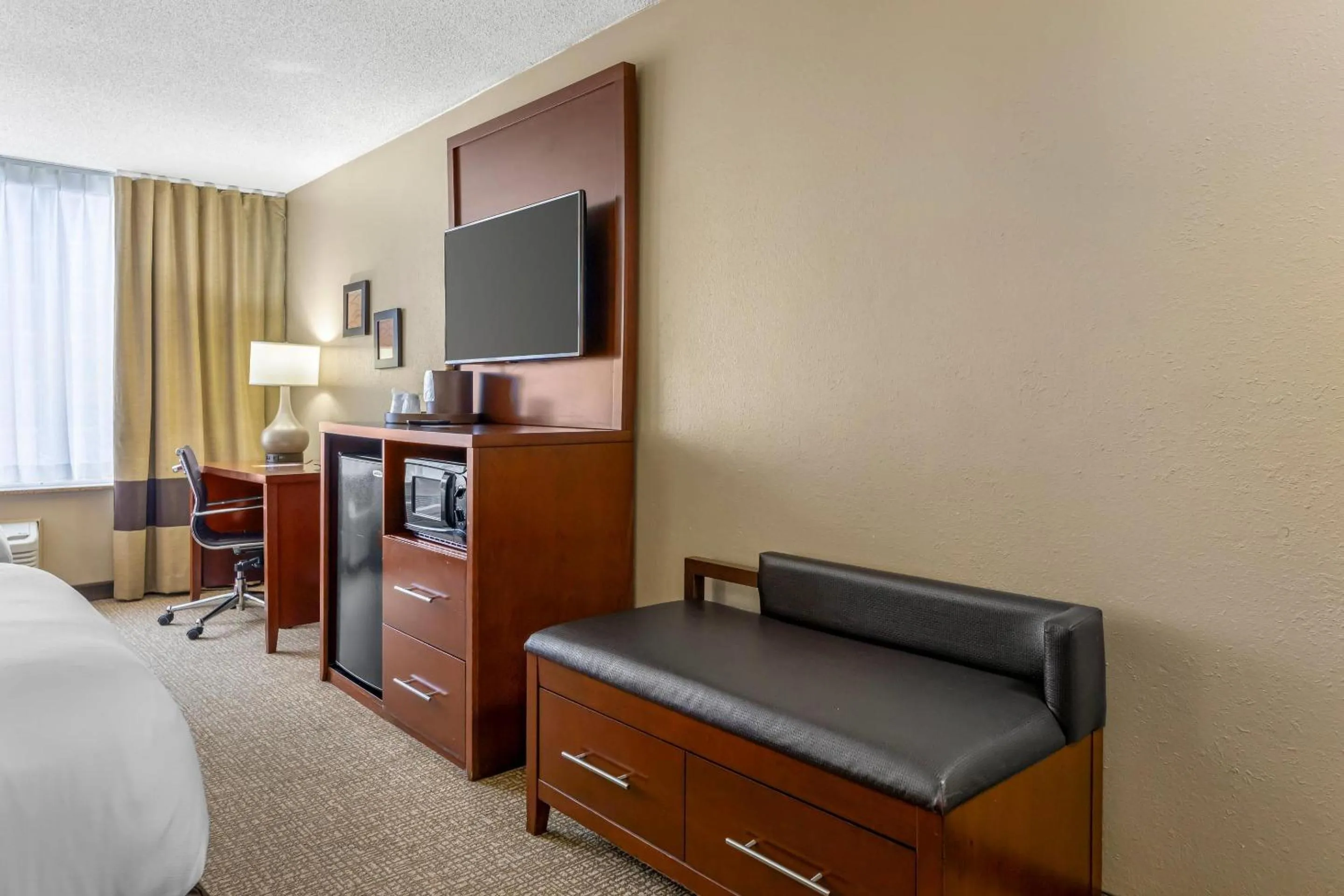 Bedroom, Bed in Comfort Inn Memphis Downtown